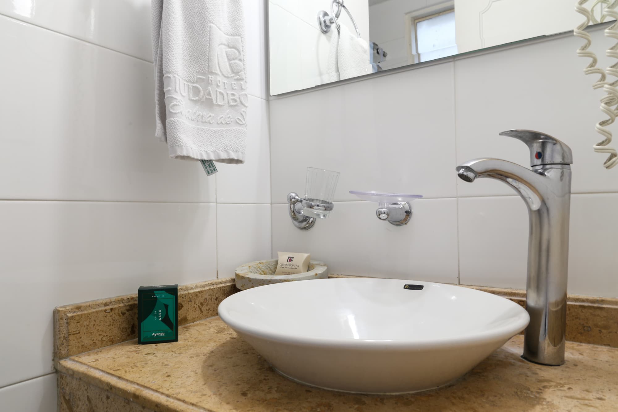 1517 Ciudad Bonita, Room