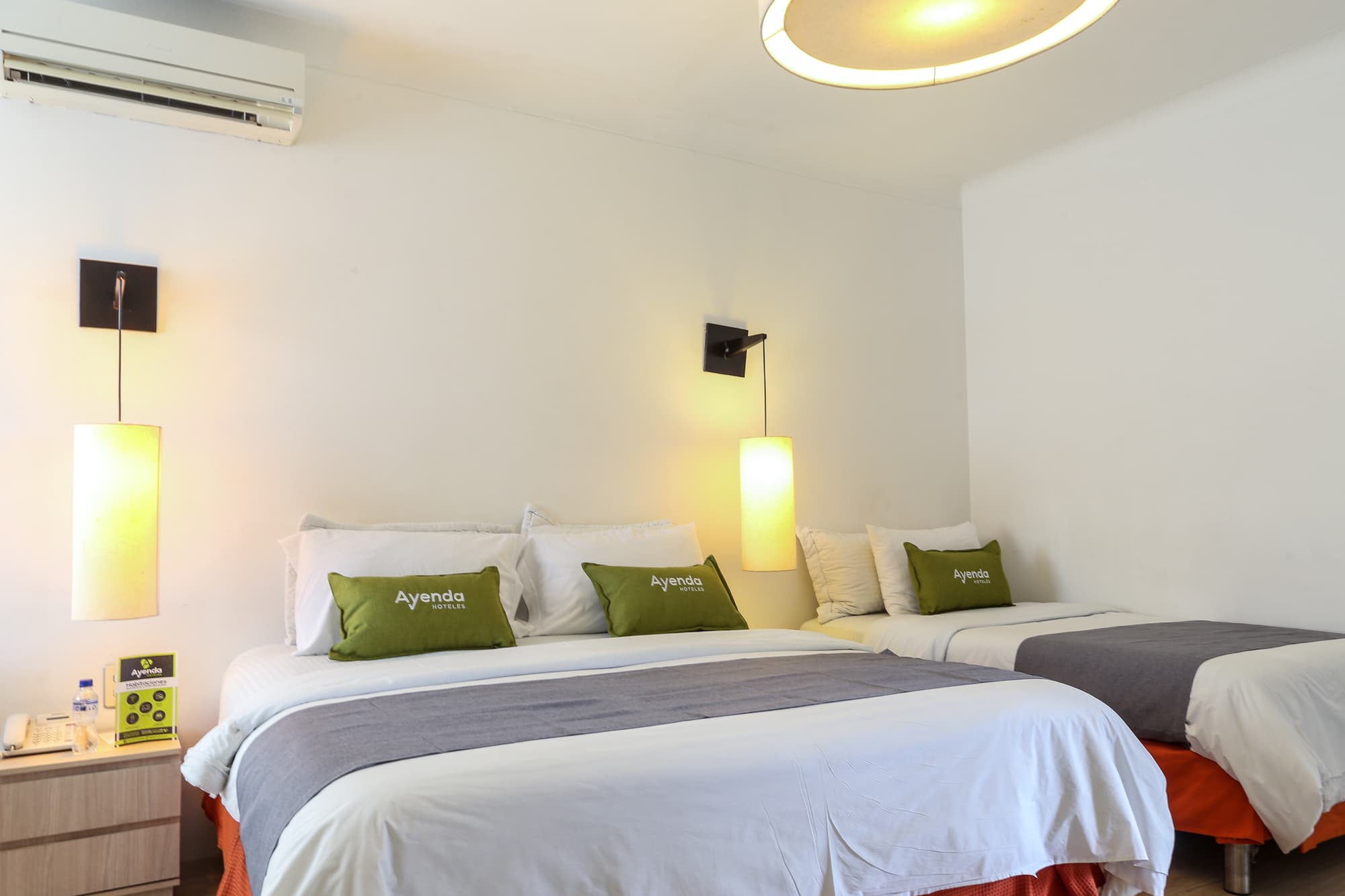 1517 Ciudad Bonita, Room