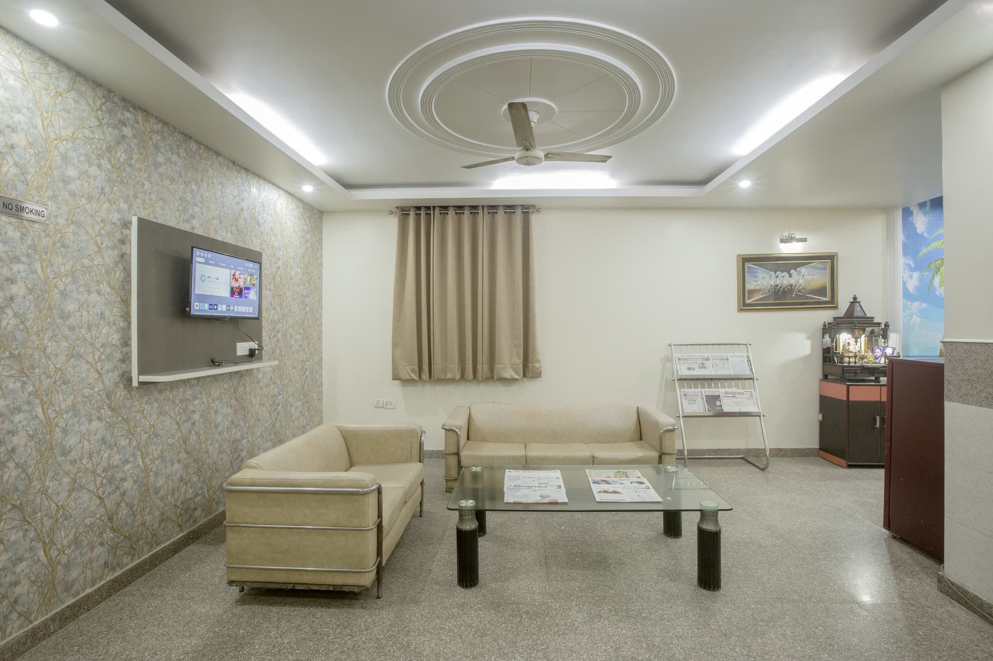Airport Hotel Mayank Residency, Lobby