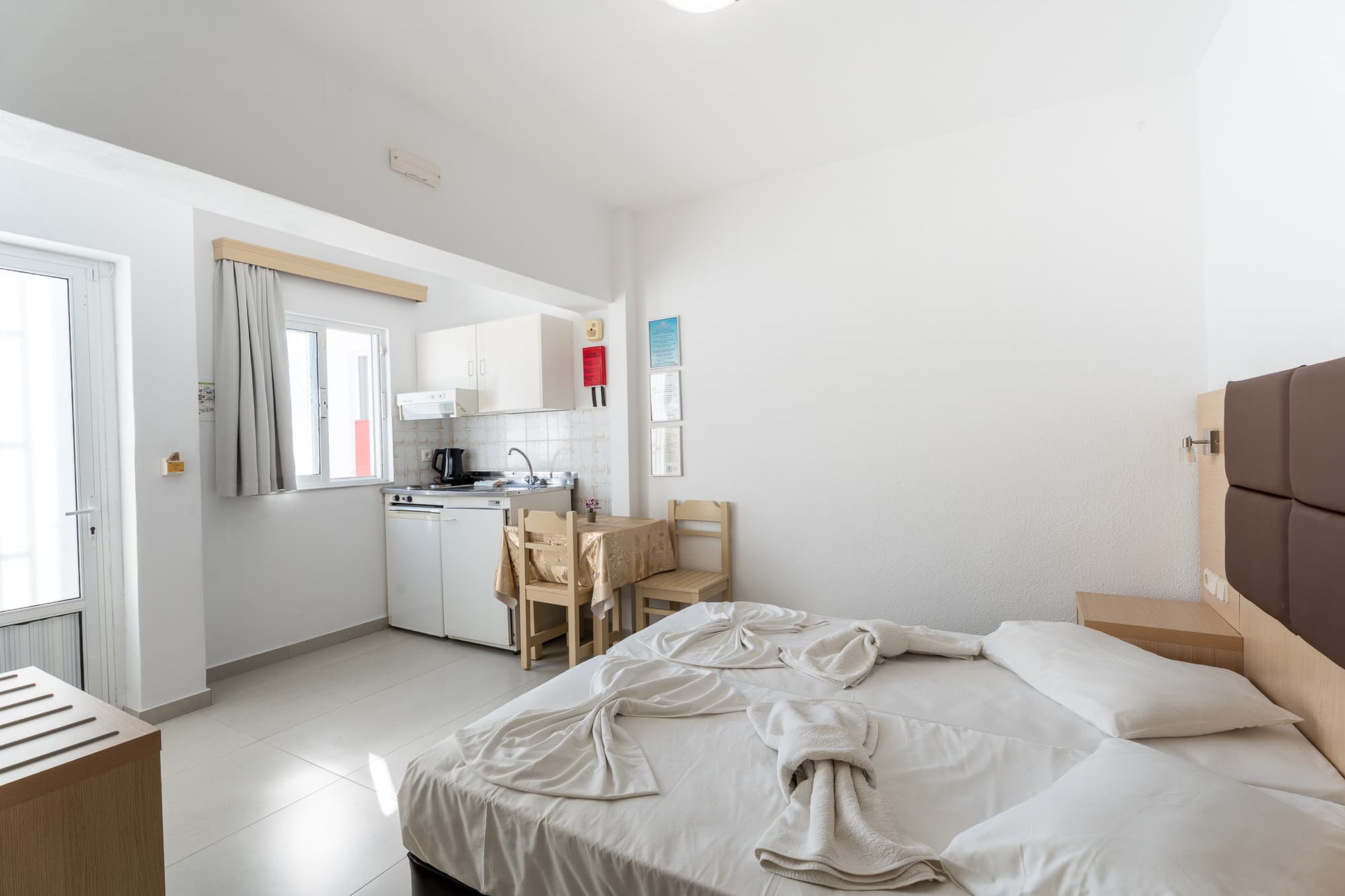 Sunlight studios, Room