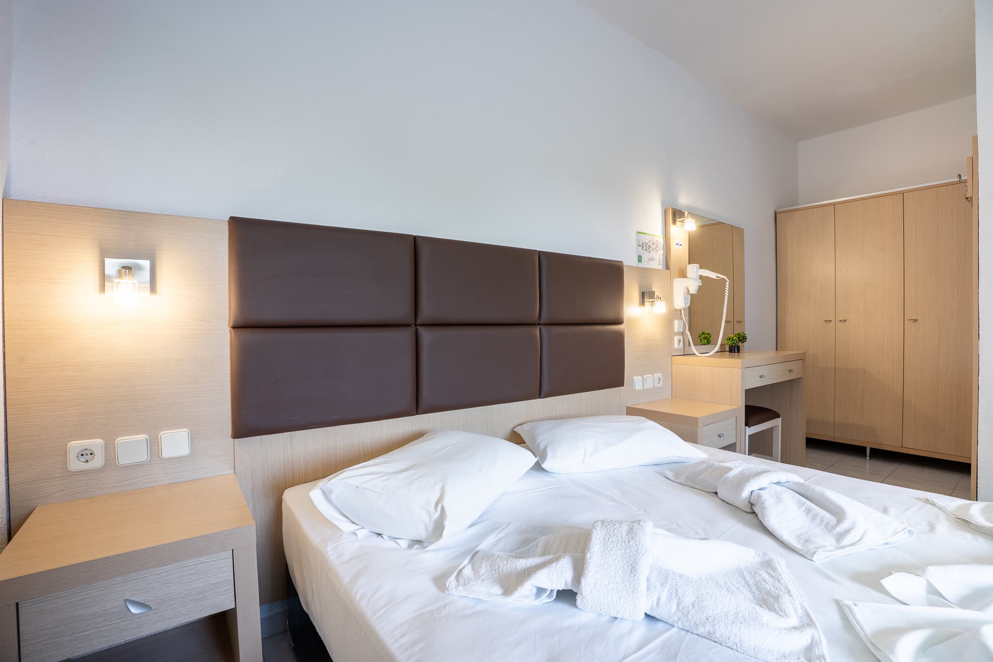 Sunlight studios, Room