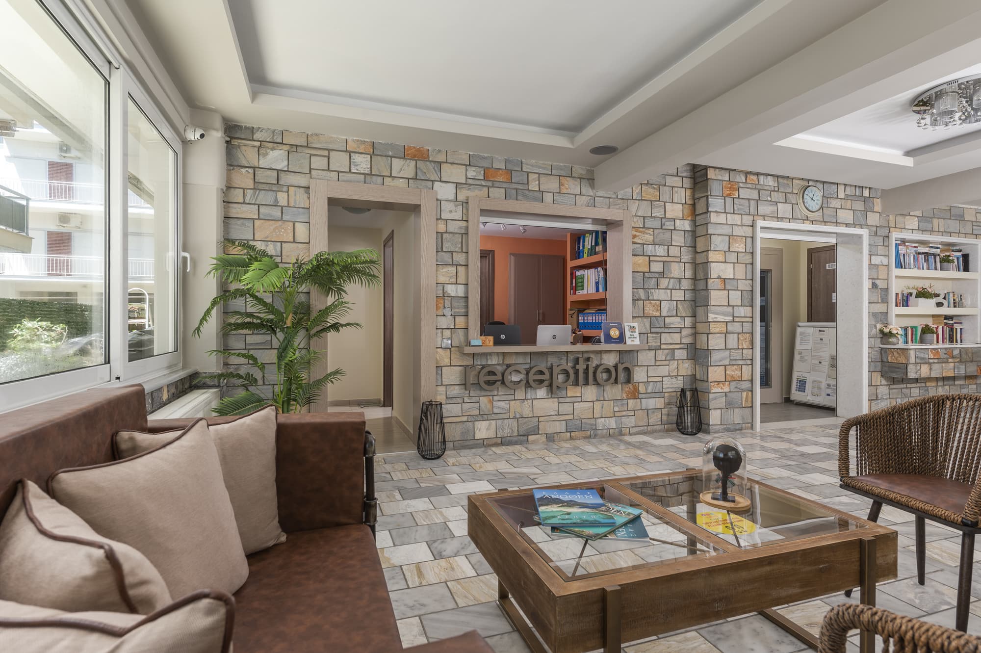 Ouzas  Luxury Hotel, Lobby