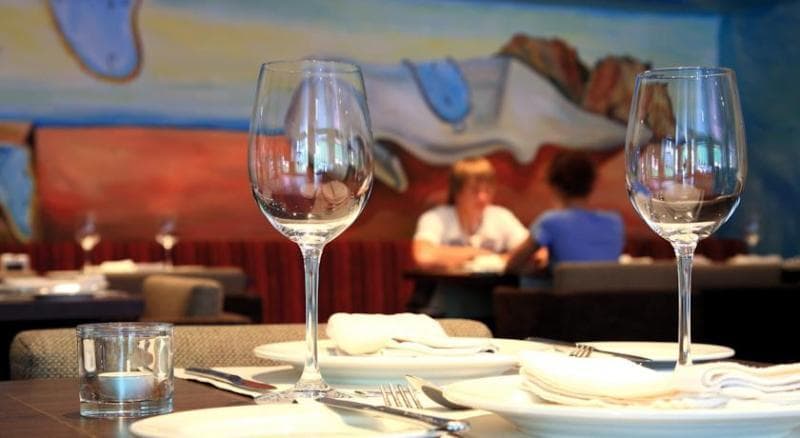 Inger Hotel, Restaurant