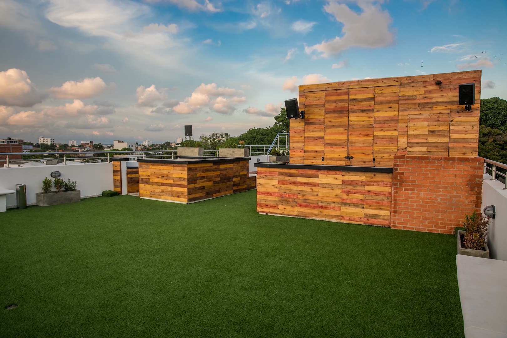 Avenida Buenos Aires, Bar