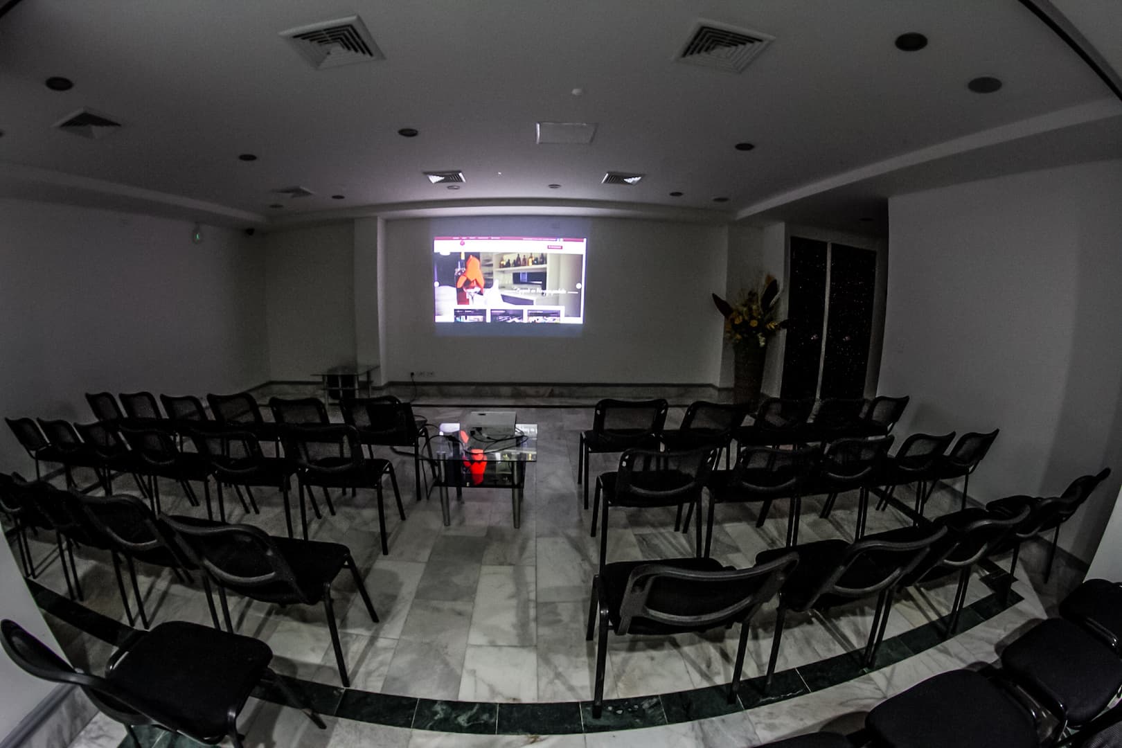 Avenida Buenos Aires, Conferences