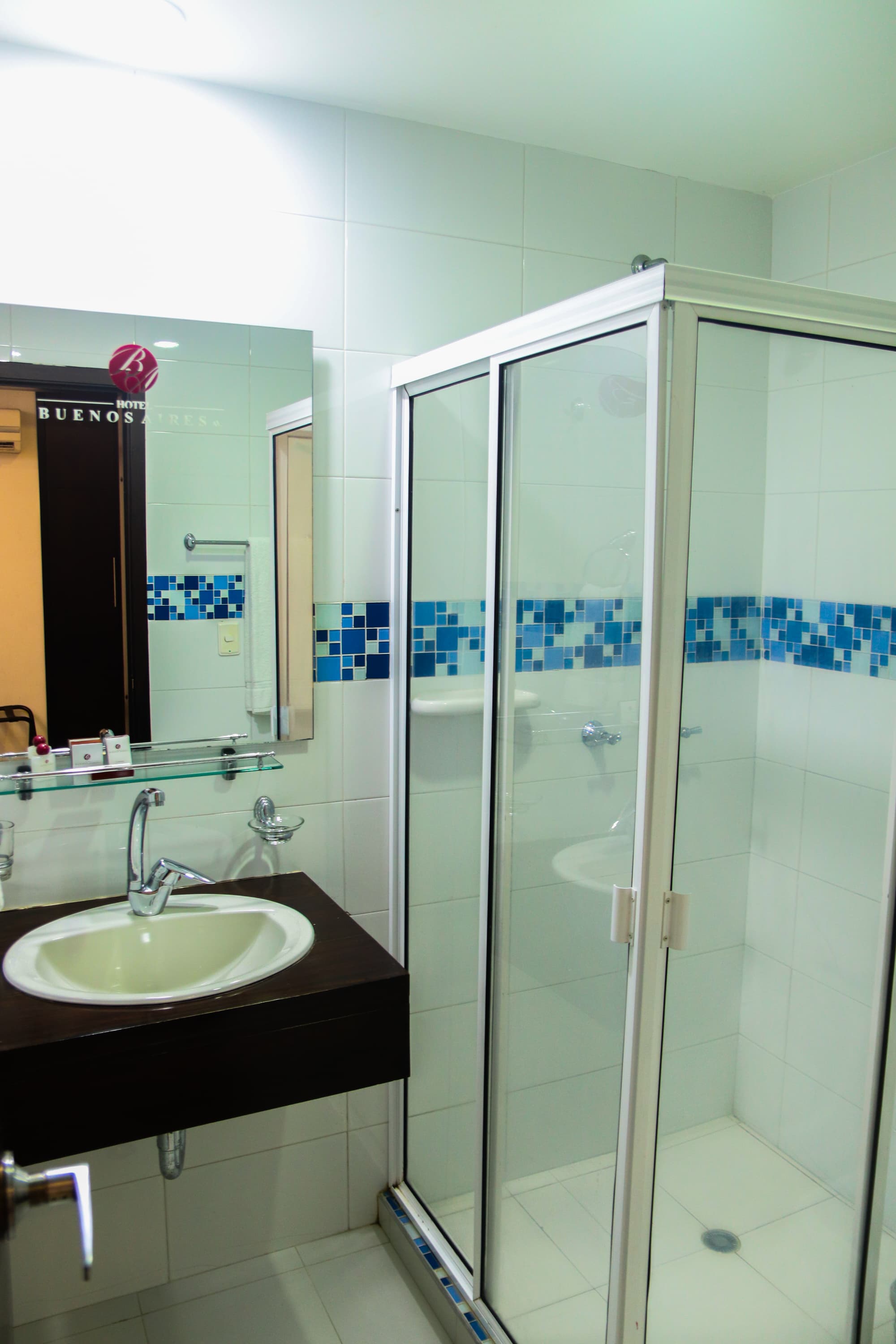 Avenida Buenos Aires, Room