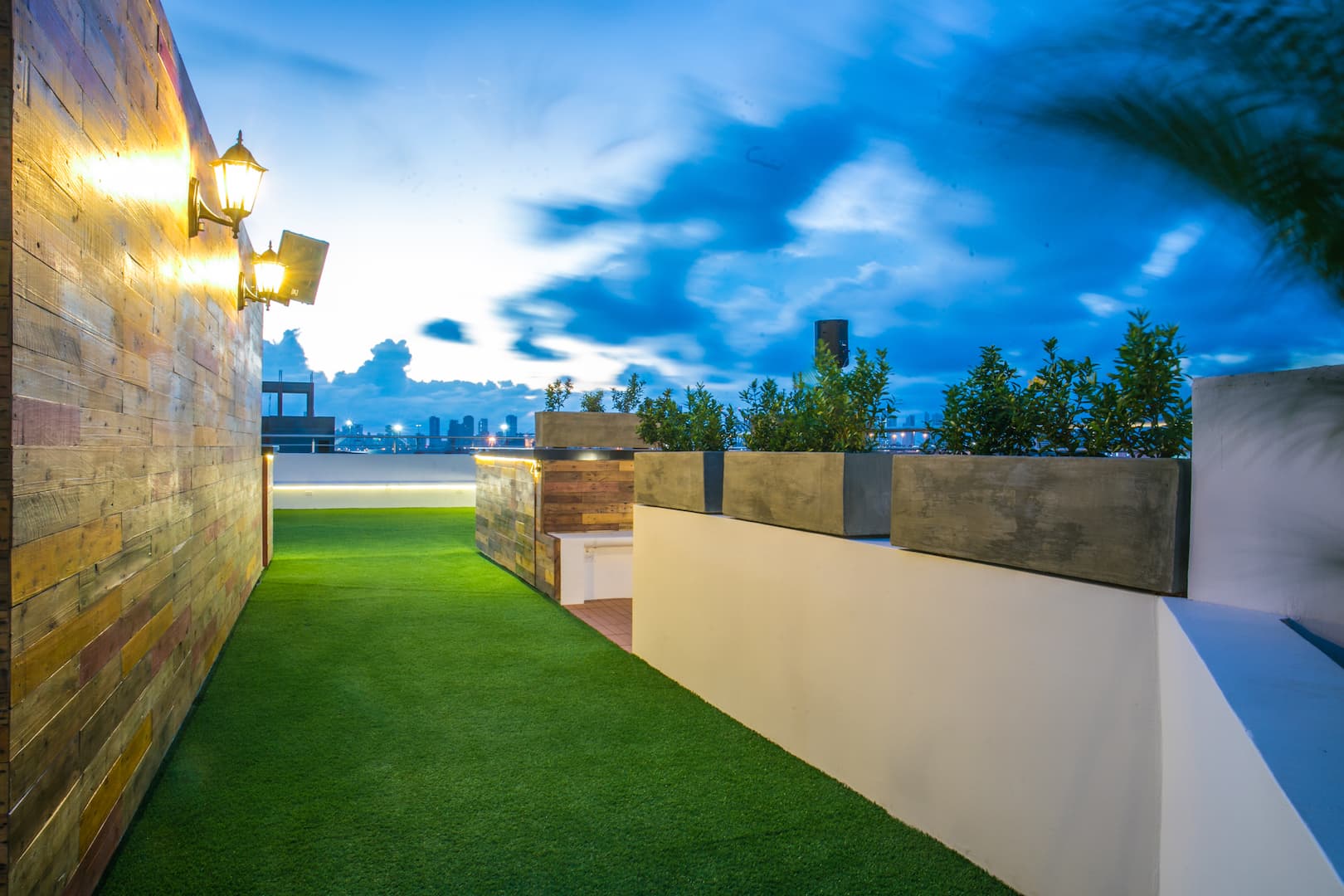 Avenida Buenos Aires, Terrace
