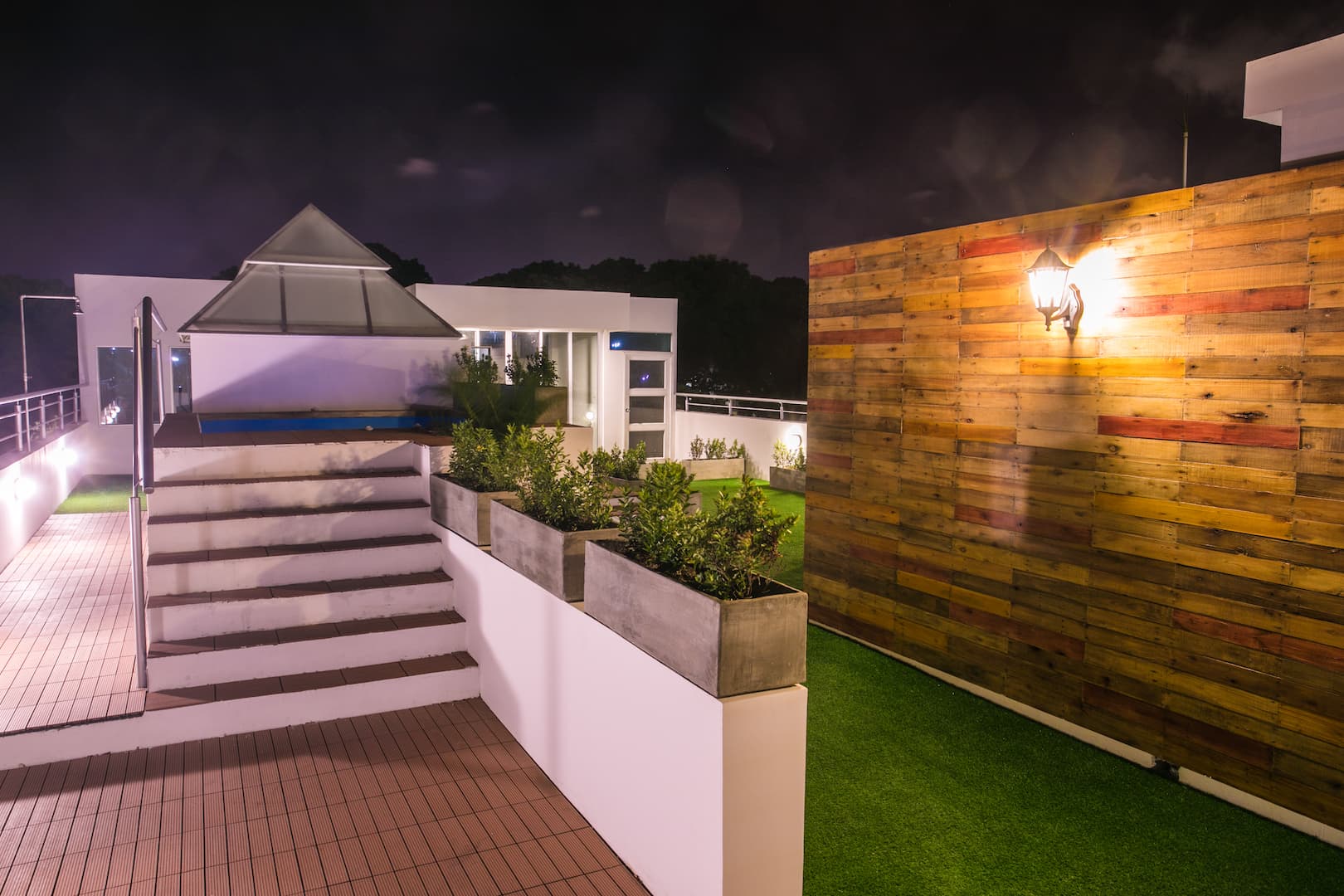 Avenida Buenos Aires, Terrace