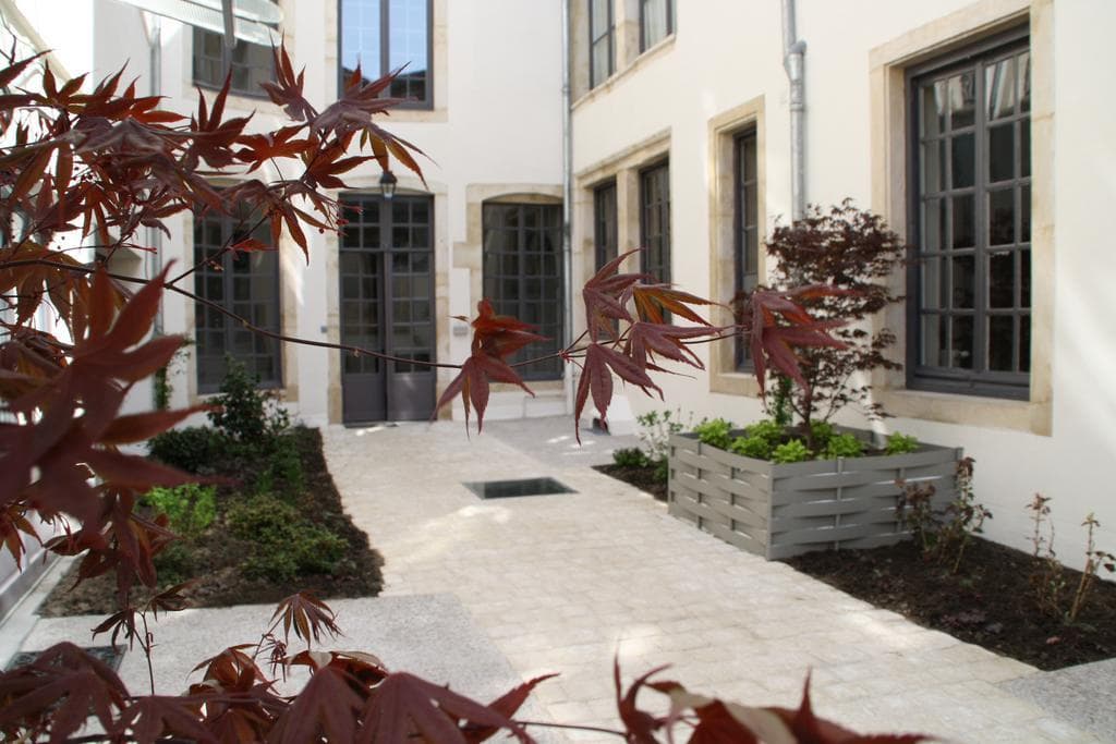 Hotel De Guise, Terrace