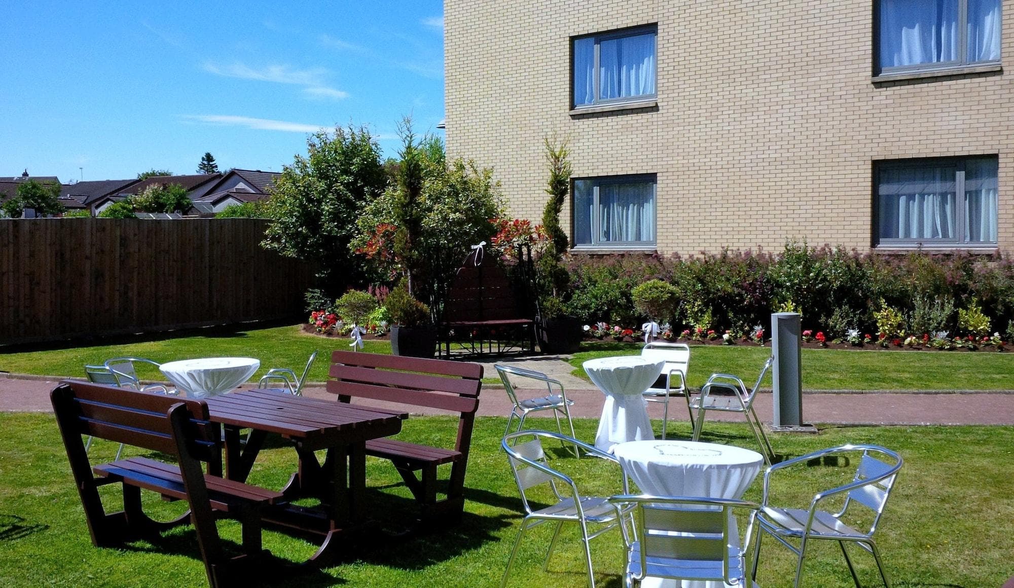 The Park Hotel, Sports and Entertainment