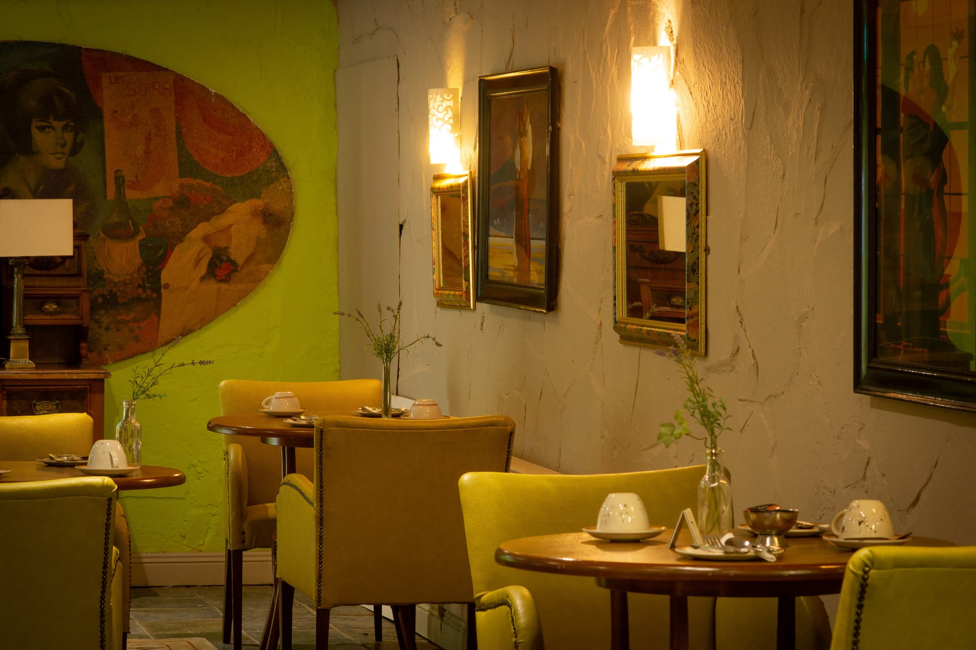 Ashley Hotel, Restaurant