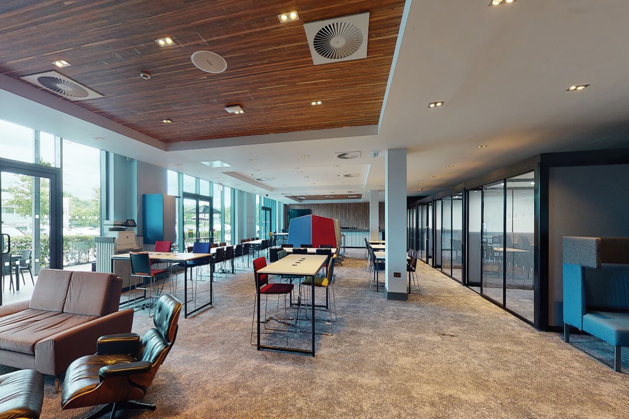 Village Hotel Farnborough, Conferences