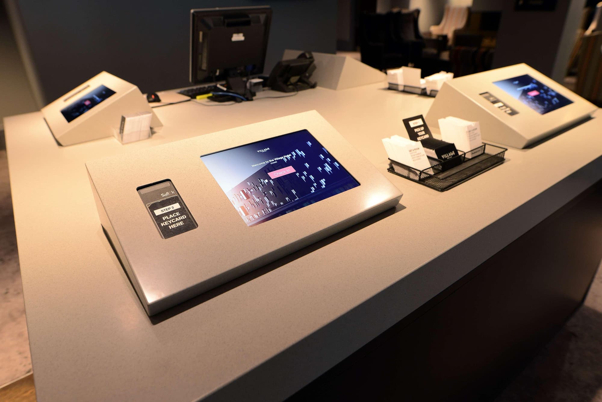 Village Hotel Farnborough, Lobby