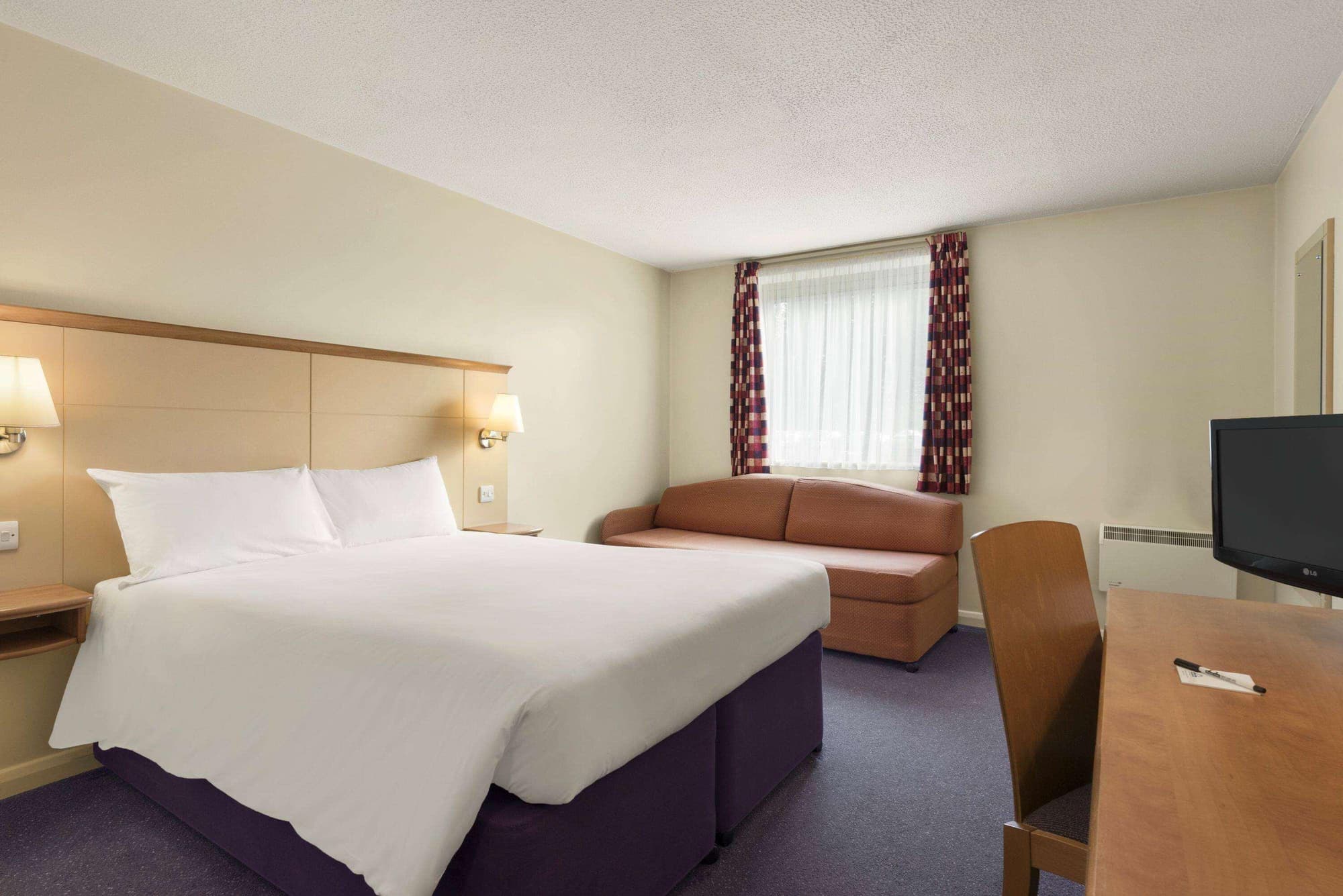 Days Inn by Wyndham Cannock Norton Canes M6 Toll, Room