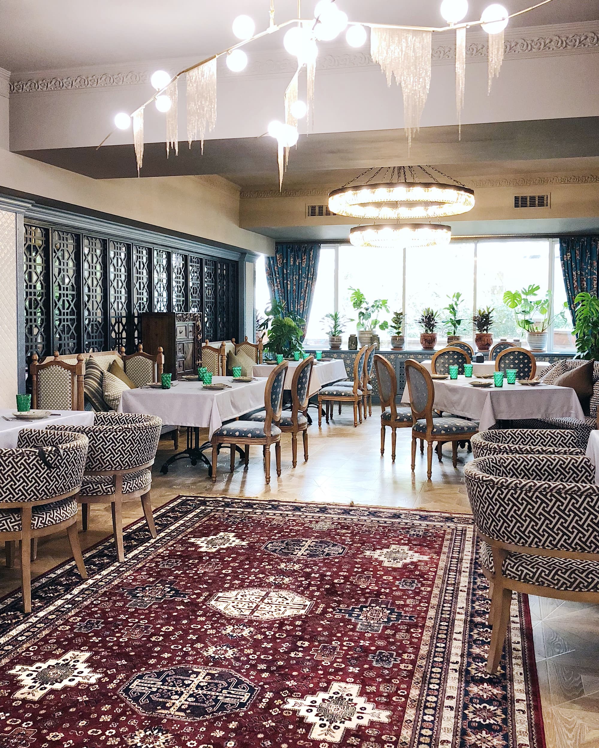 Grand  Sapphire, Lobby