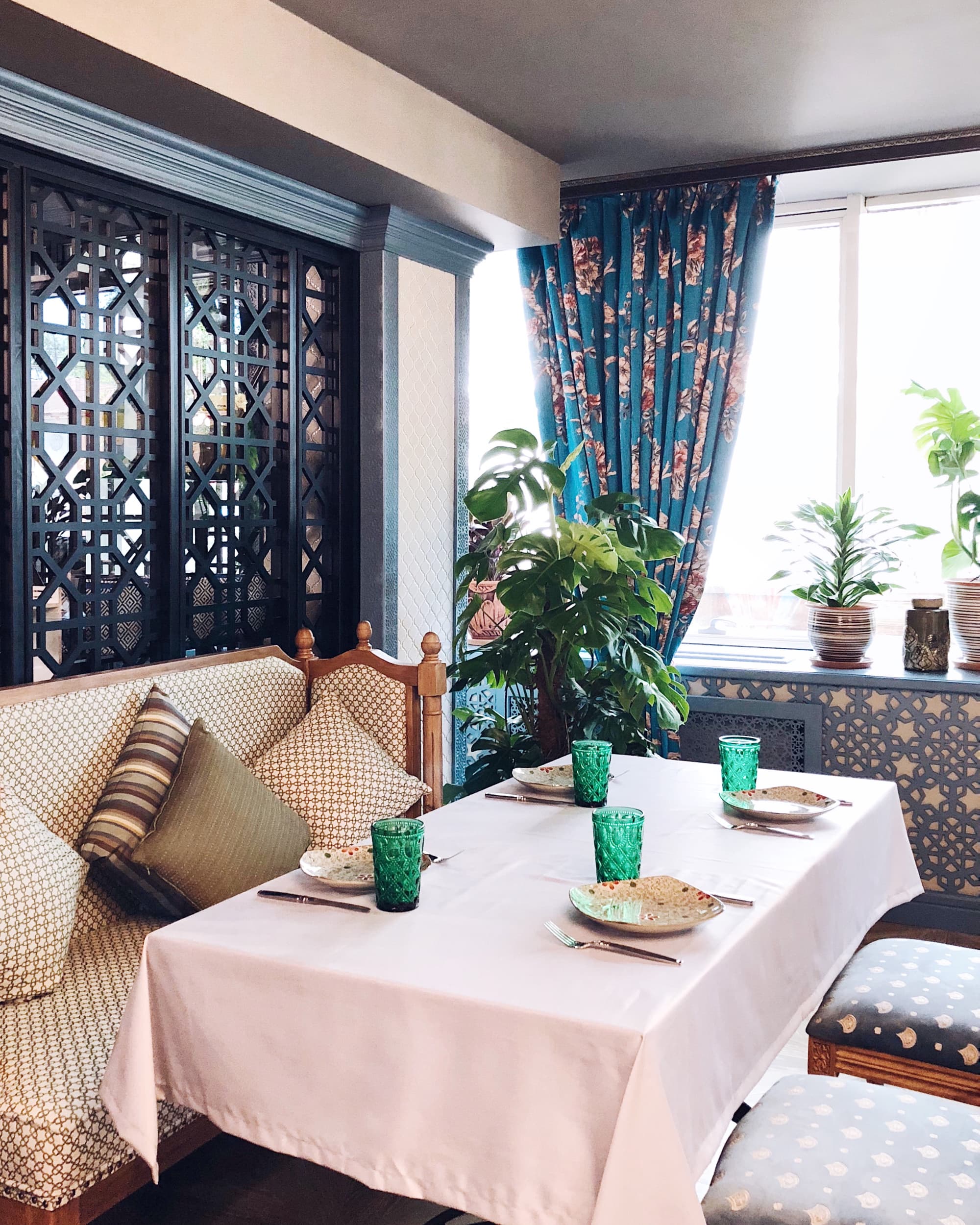 Grand  Sapphire, Lobby