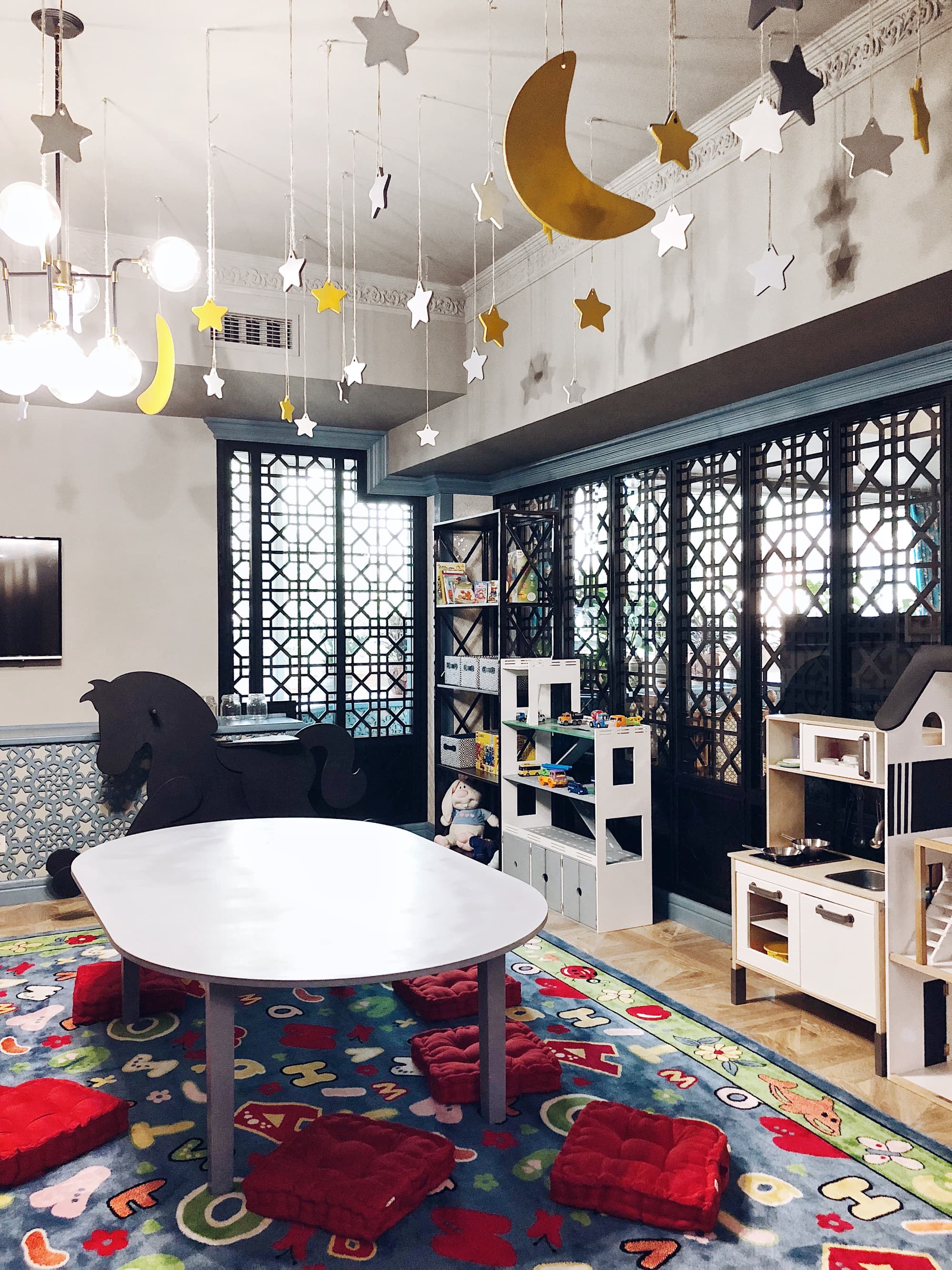 Grand  Sapphire, Lobby