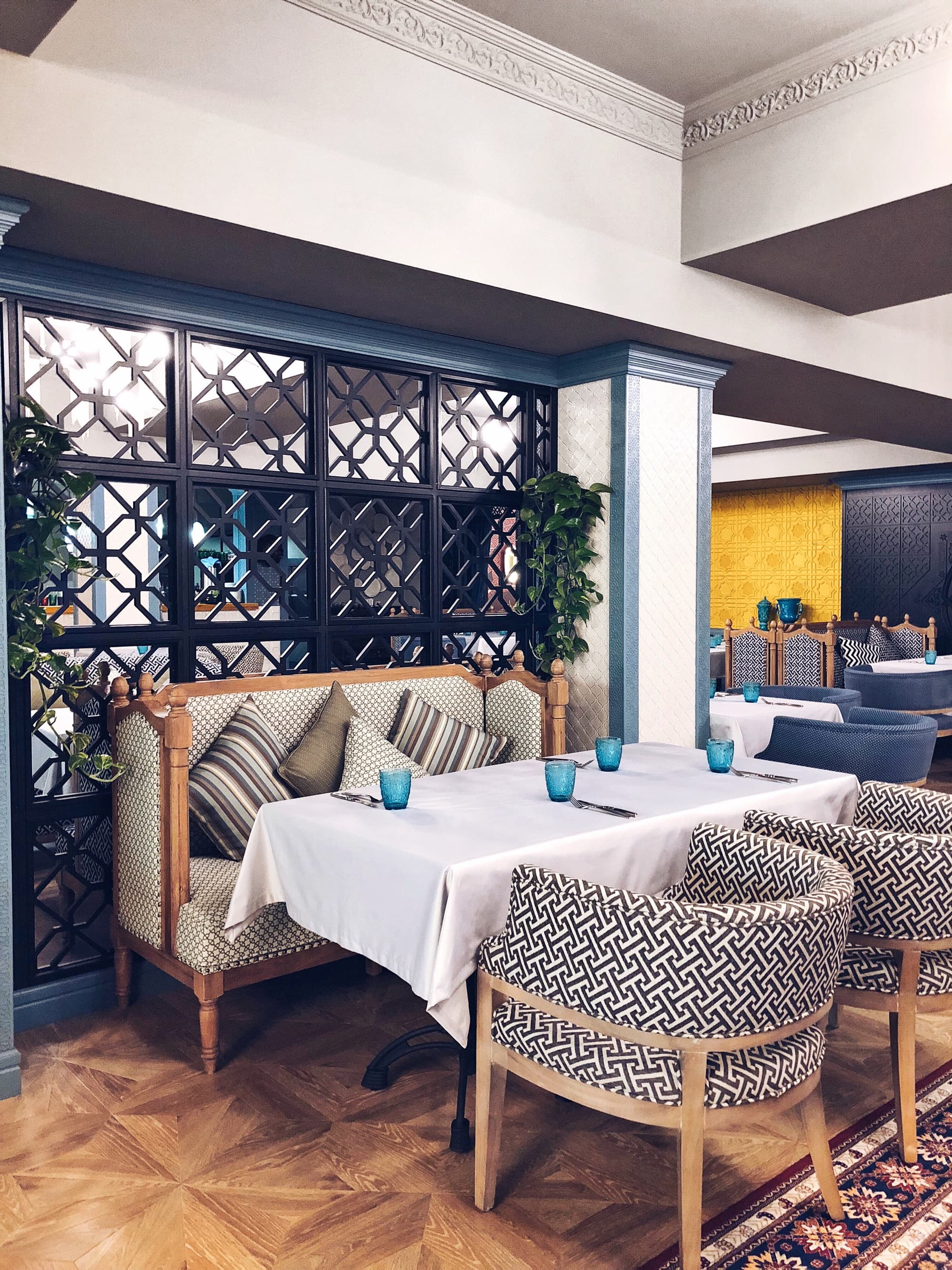 Grand  Sapphire, Lobby