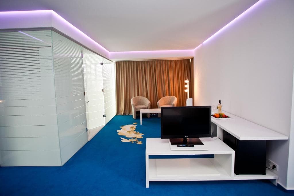 Marshal Garden Hotel, Room