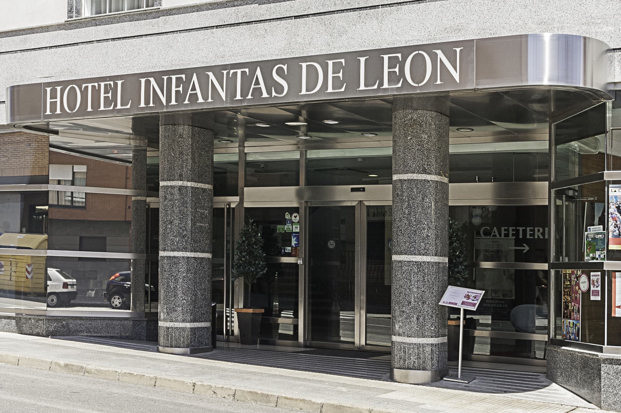 Hotel Infantas de Leon, General view