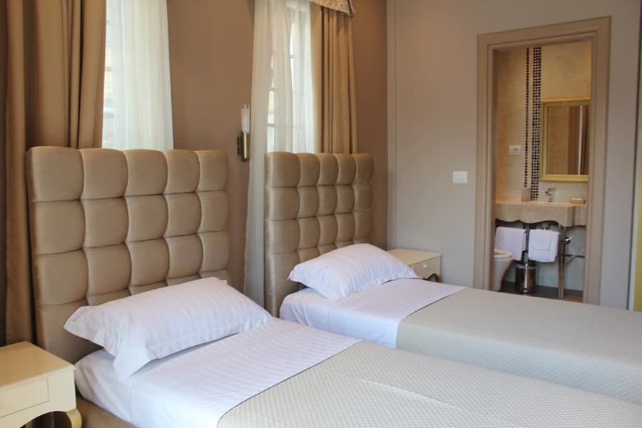 Residenca Desaret, Room