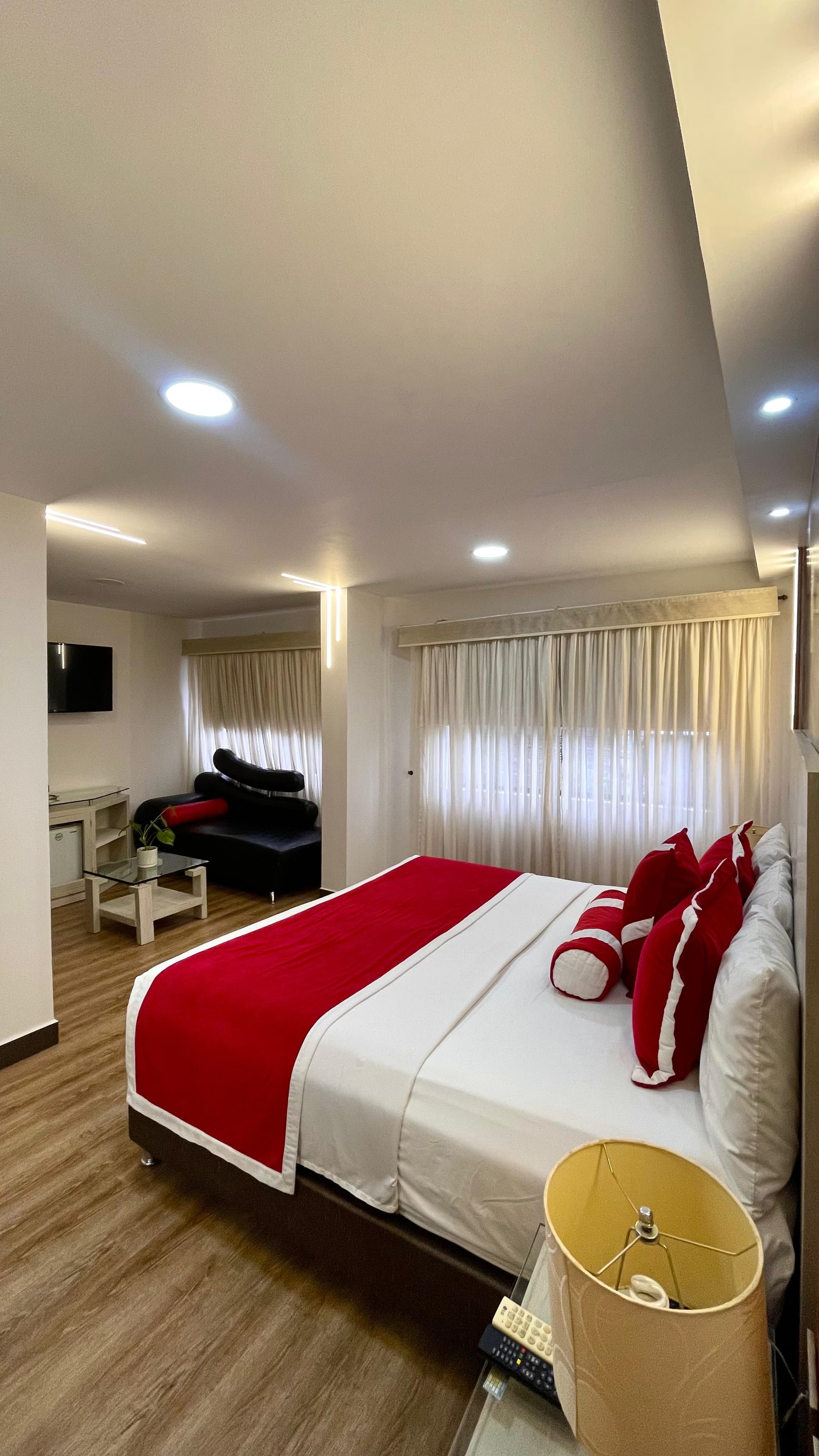 Cabecera Country, Room