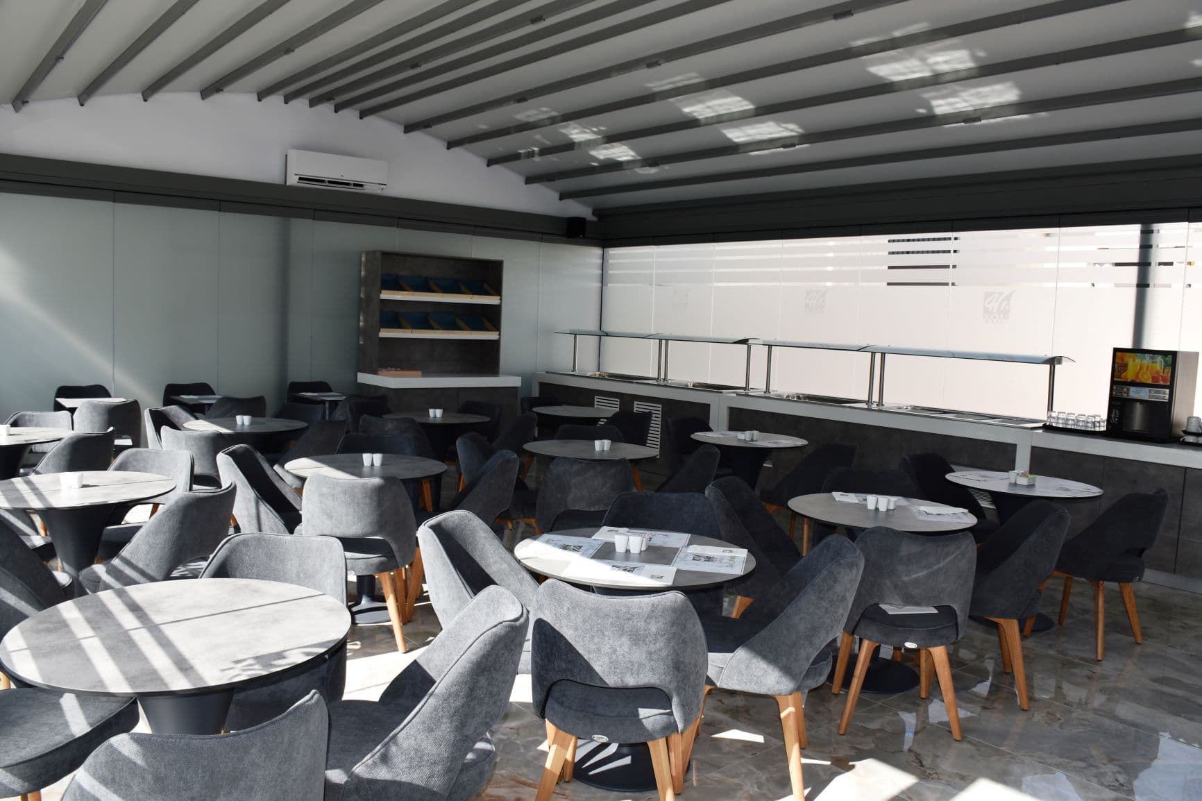 4-You Apartments, Restaurant