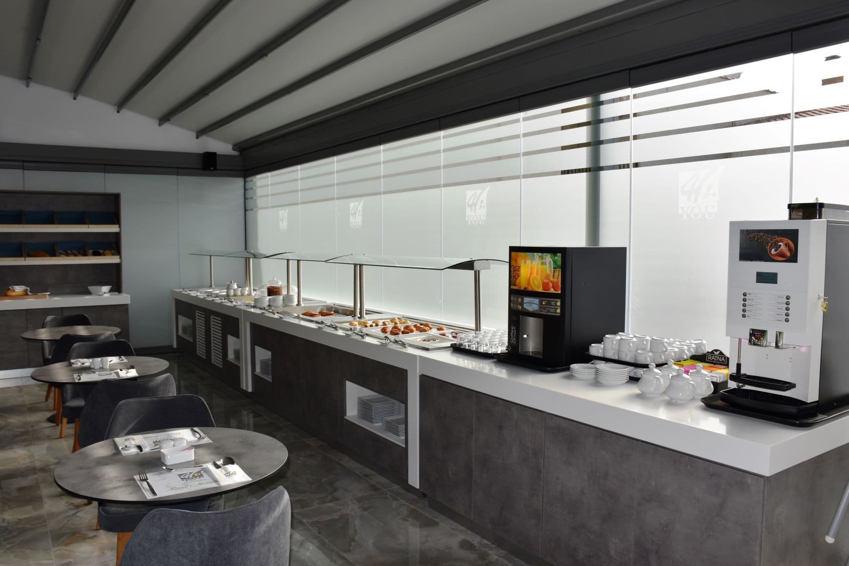 4-You Apartments, Restaurant