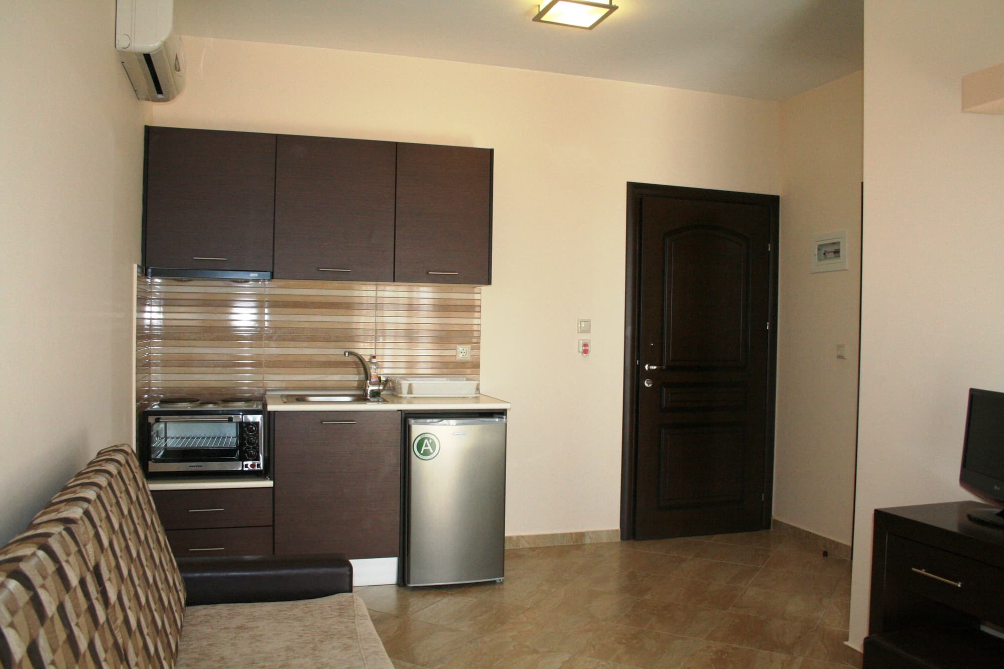 4-You Apartments, Room