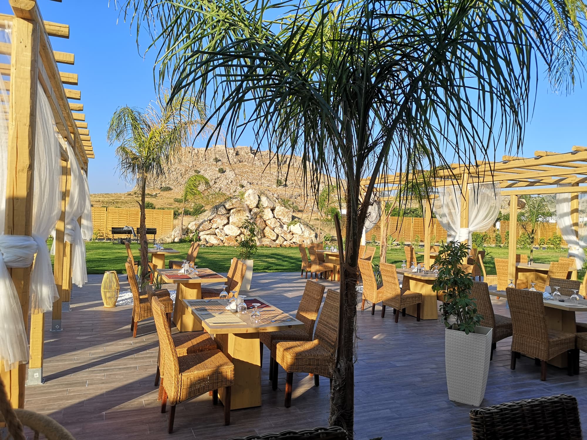 Alia suites & Alia beachfront suites and spa, General view