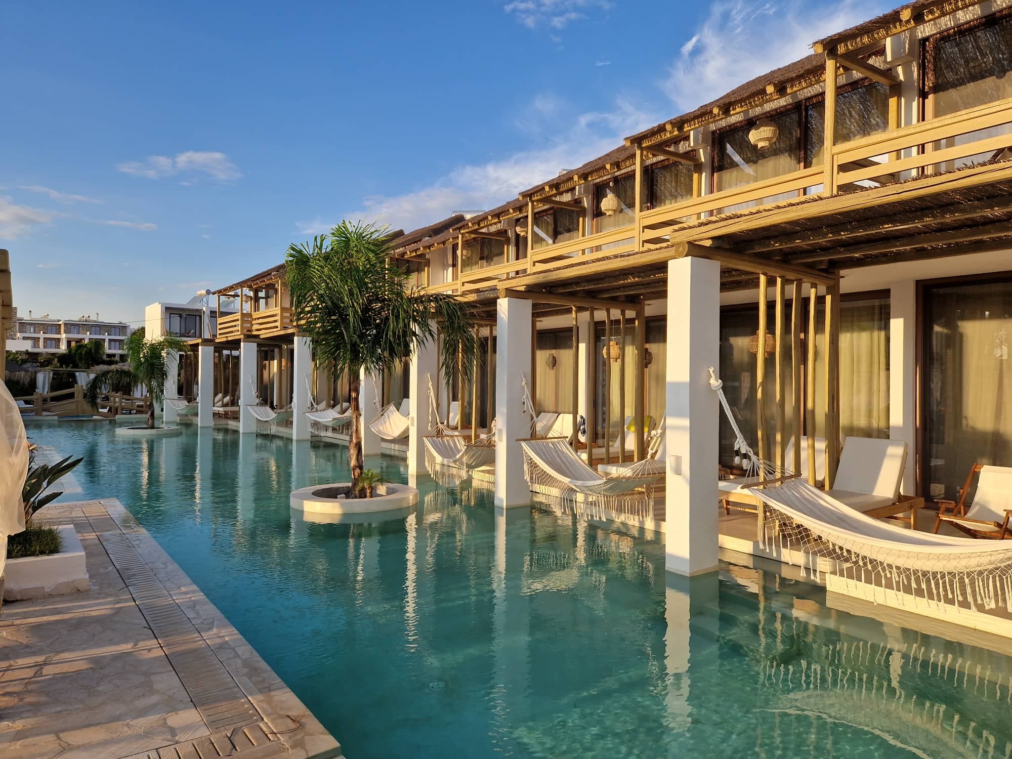 Alia suites & Alia beachfront suites and spa, General view