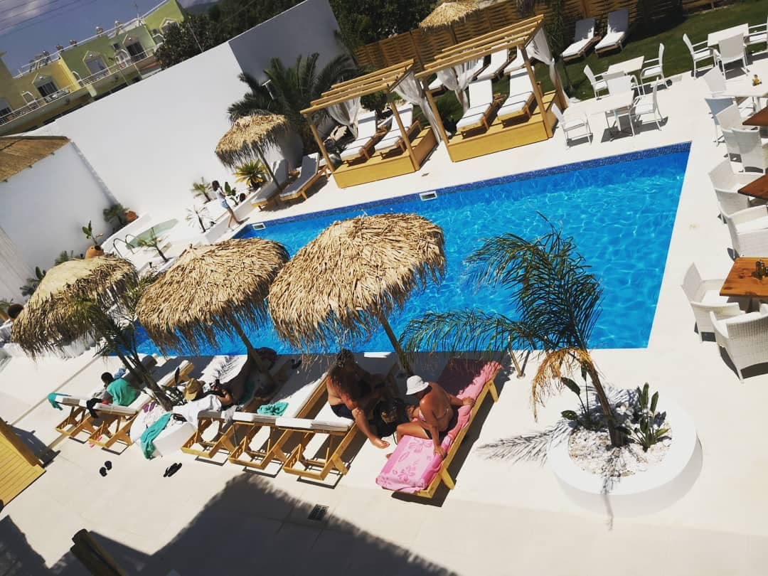 Alia suites & Alia beachfront suites and spa, Pool