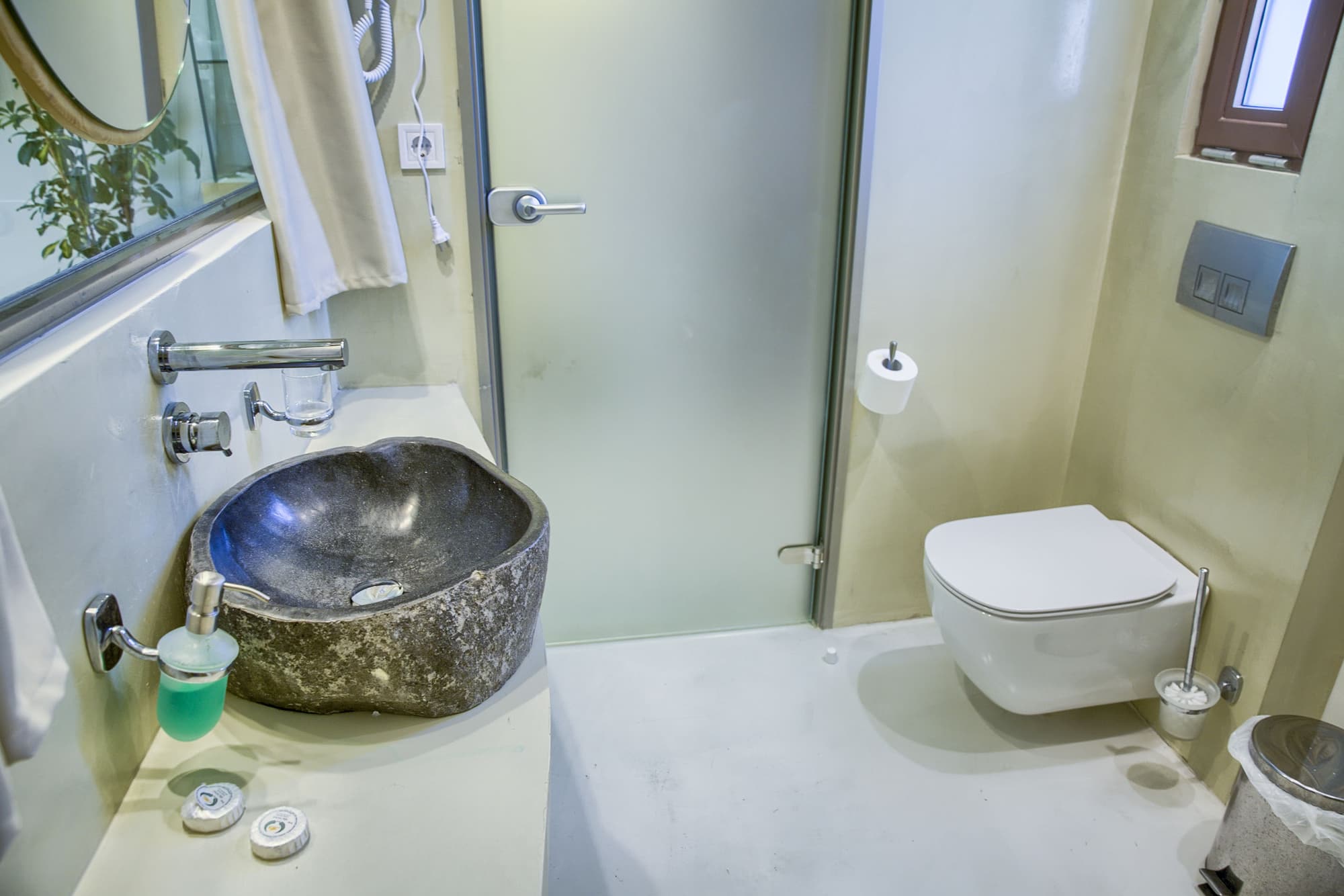 Alia suites & Alia beachfront suites and spa, Room