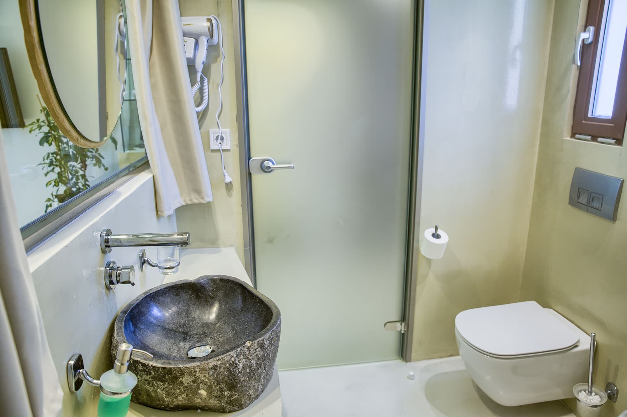 Alia suites & Alia beachfront suites and spa, Room