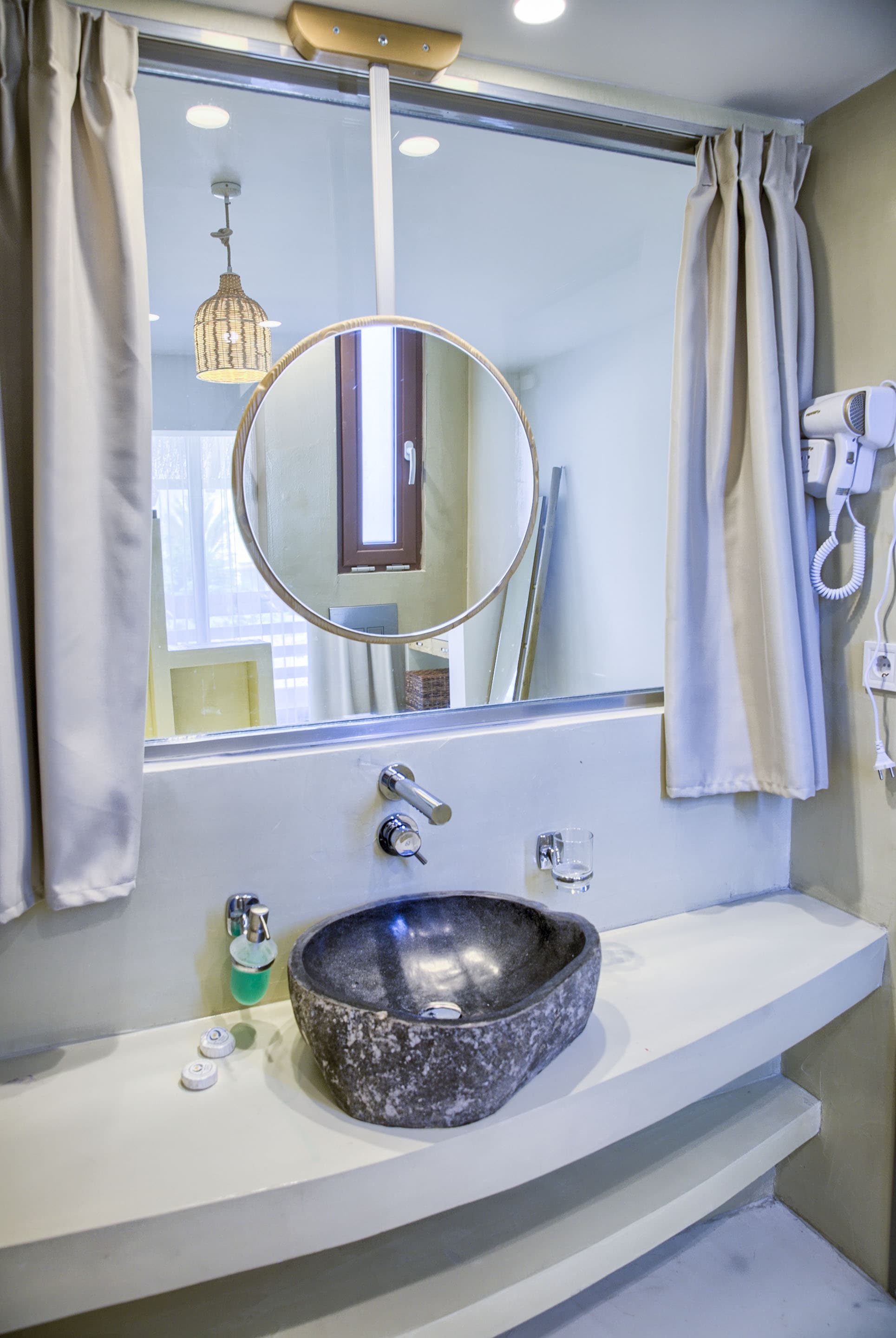 Alia suites & Alia beachfront suites and spa, Room