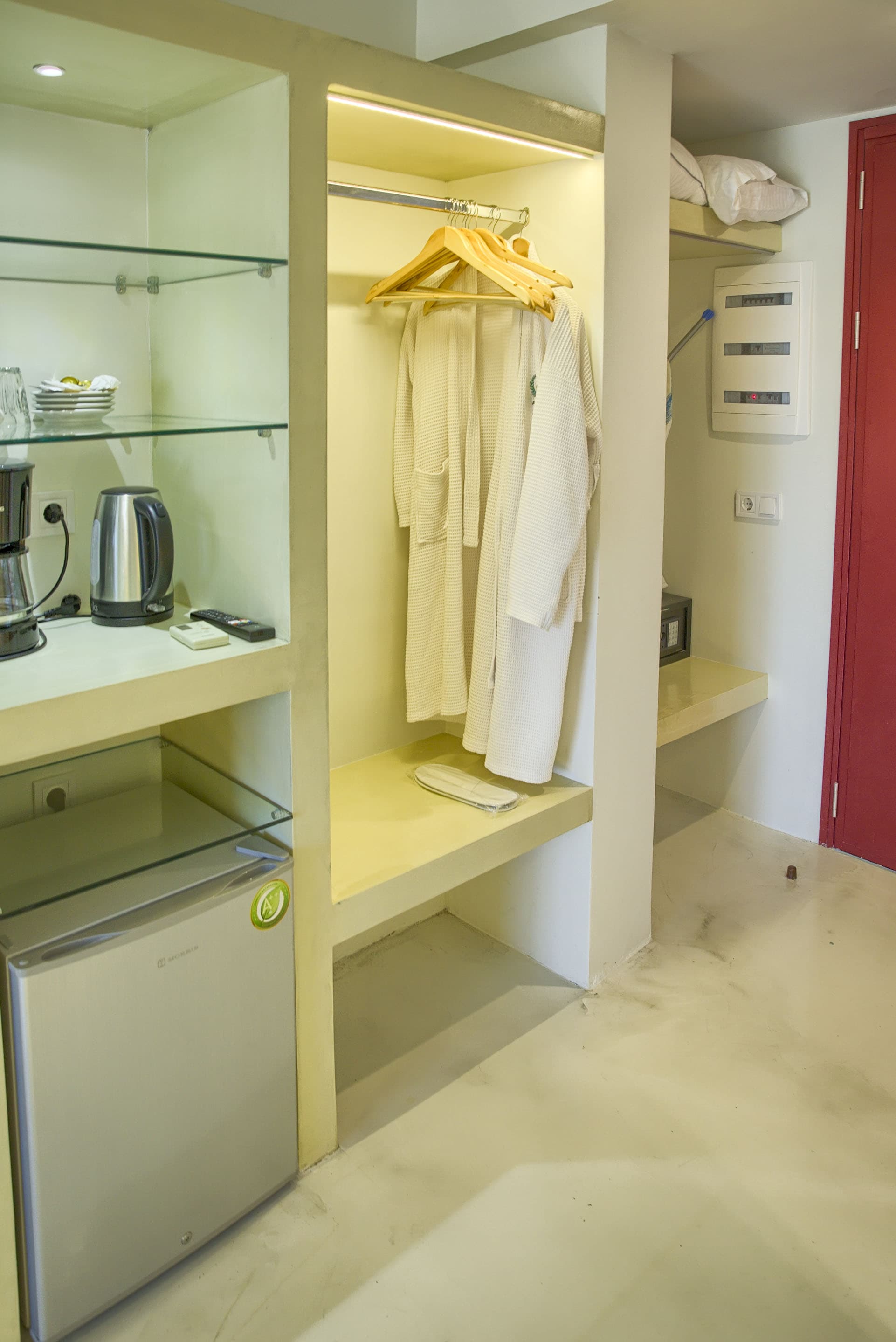 Alia suites & Alia beachfront suites and spa, Room