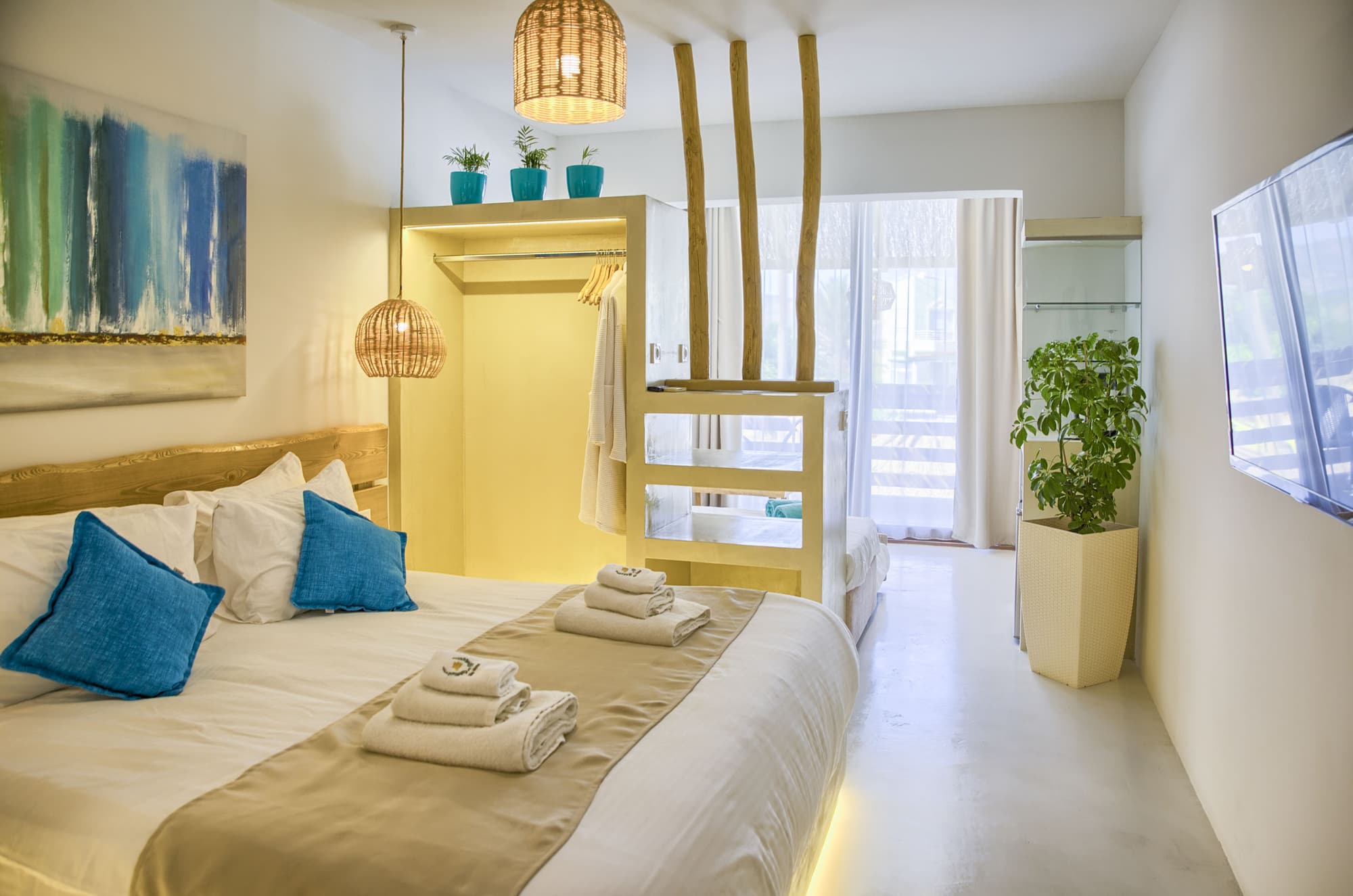 Alia suites & Alia beachfront suites and spa, Room