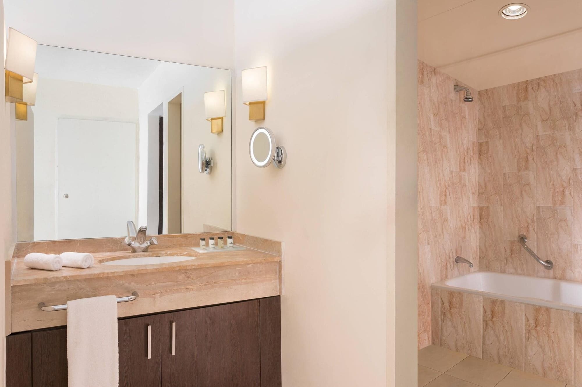 Abuja Continental Hotel, Room