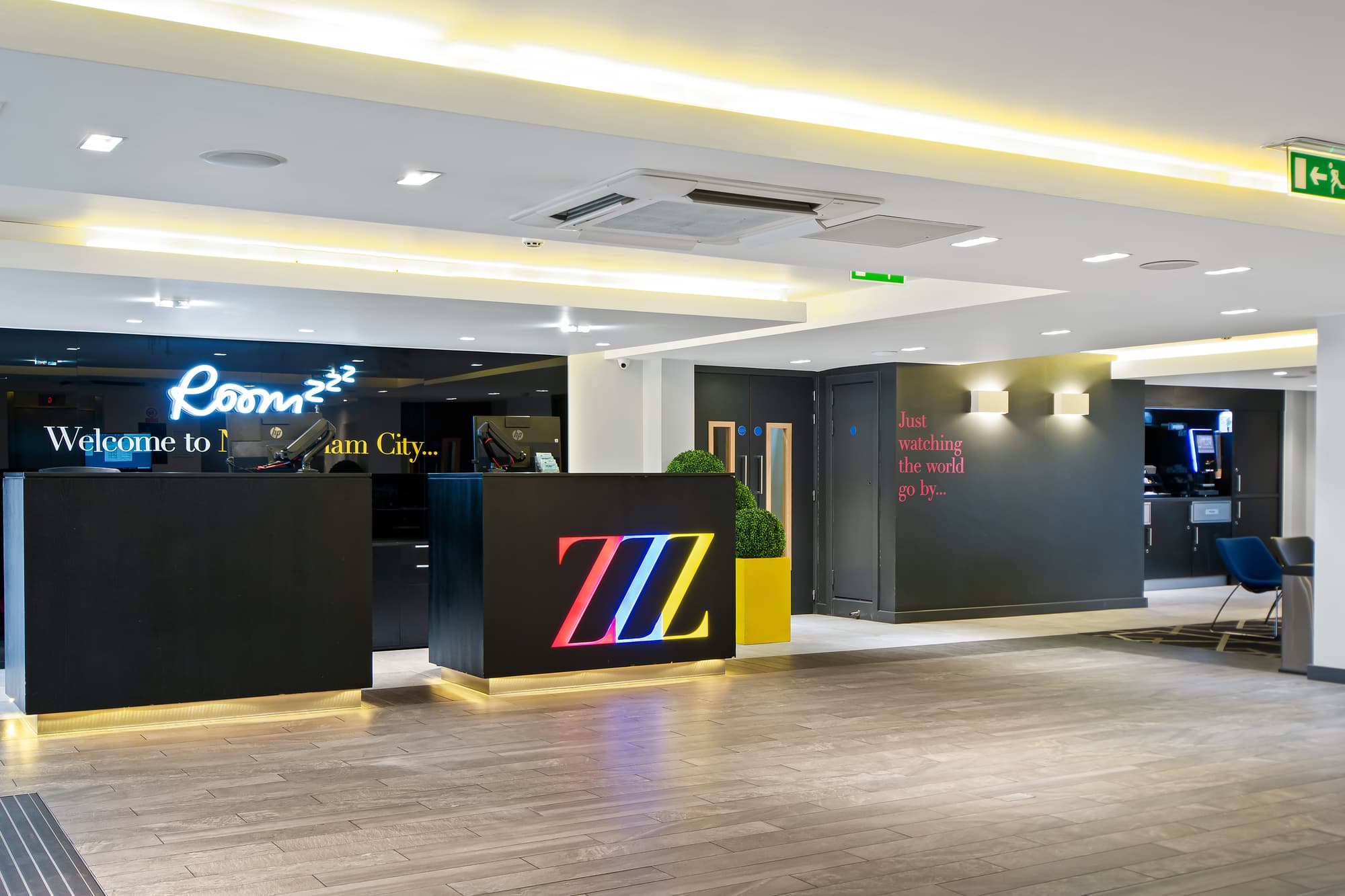 Roomzzz Nottingham, Lobby