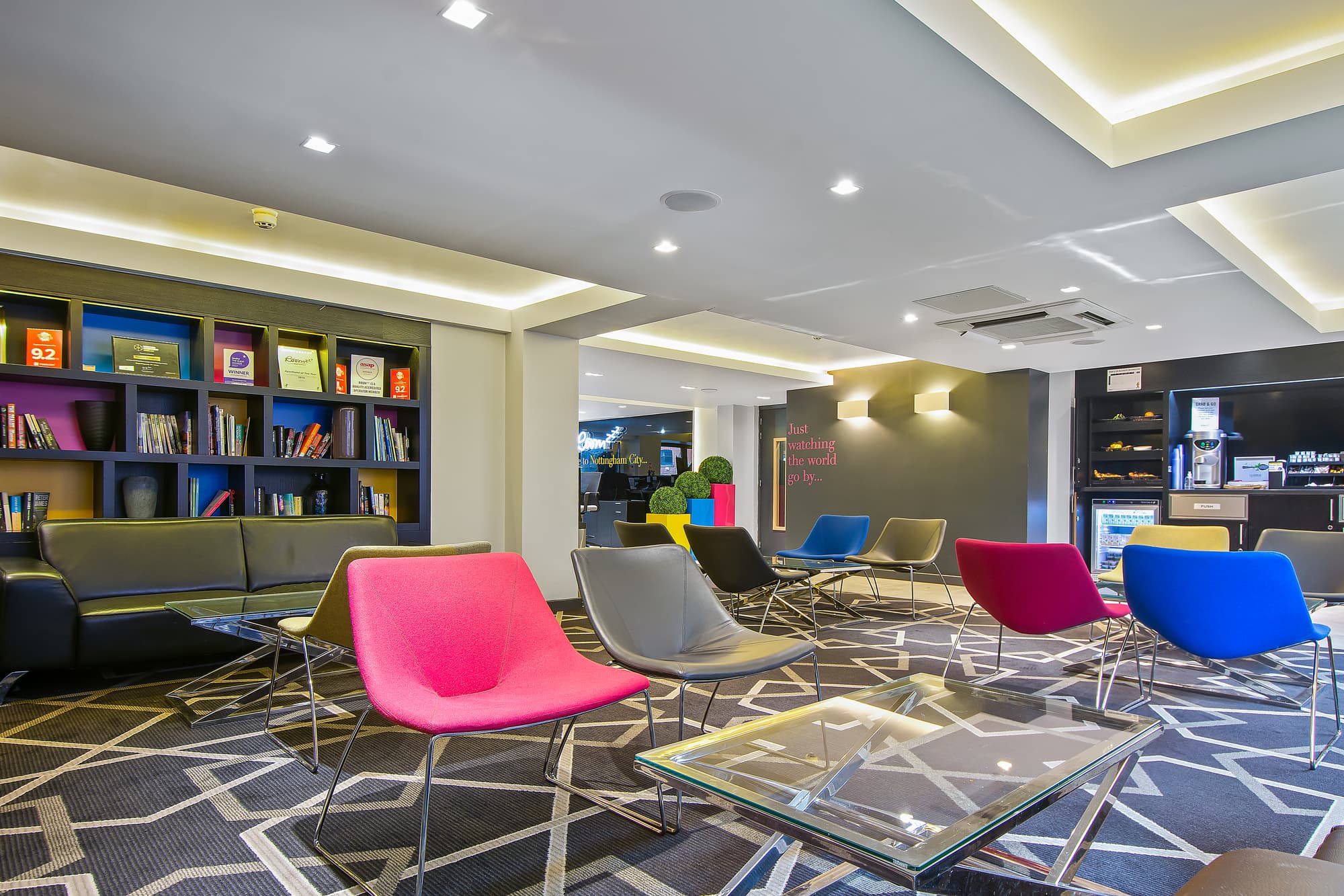 Roomzzz Nottingham, Lobby