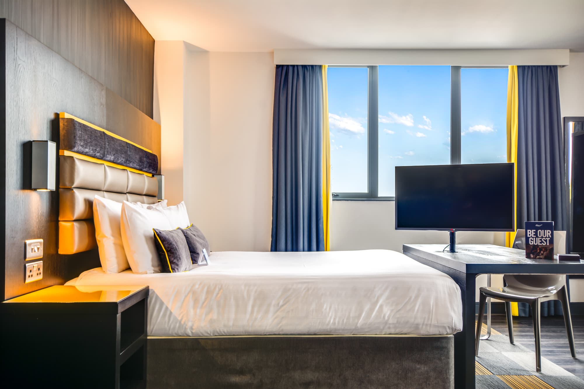 Roomzzz Nottingham, Room