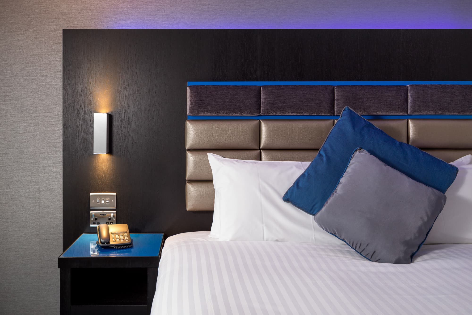 Roomzzz Nottingham, Room