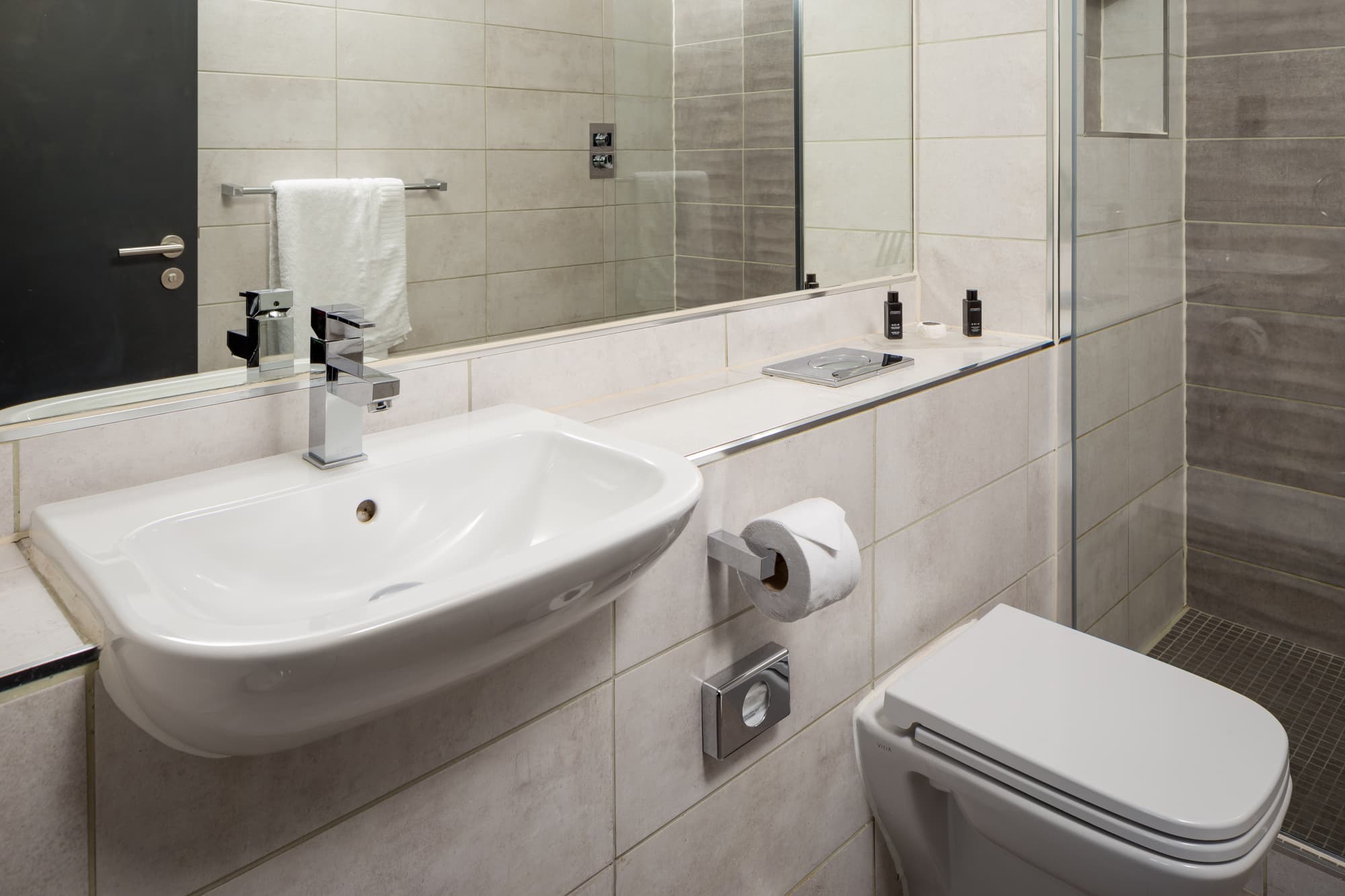 Roomzzz Nottingham, Room