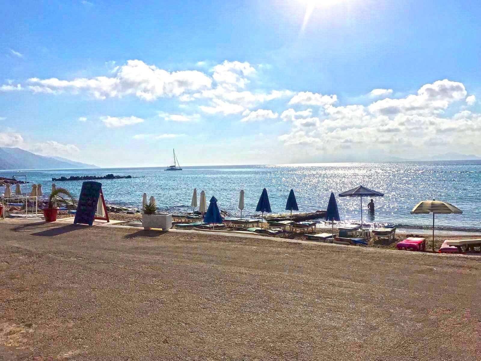 Silver Beach Hotel, Beach