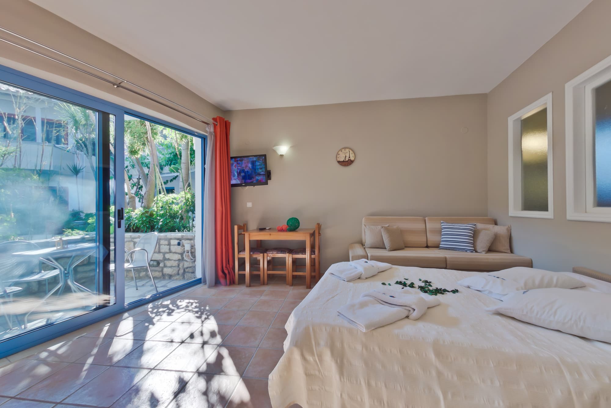 Rouda Bay Beach Hotel, Room