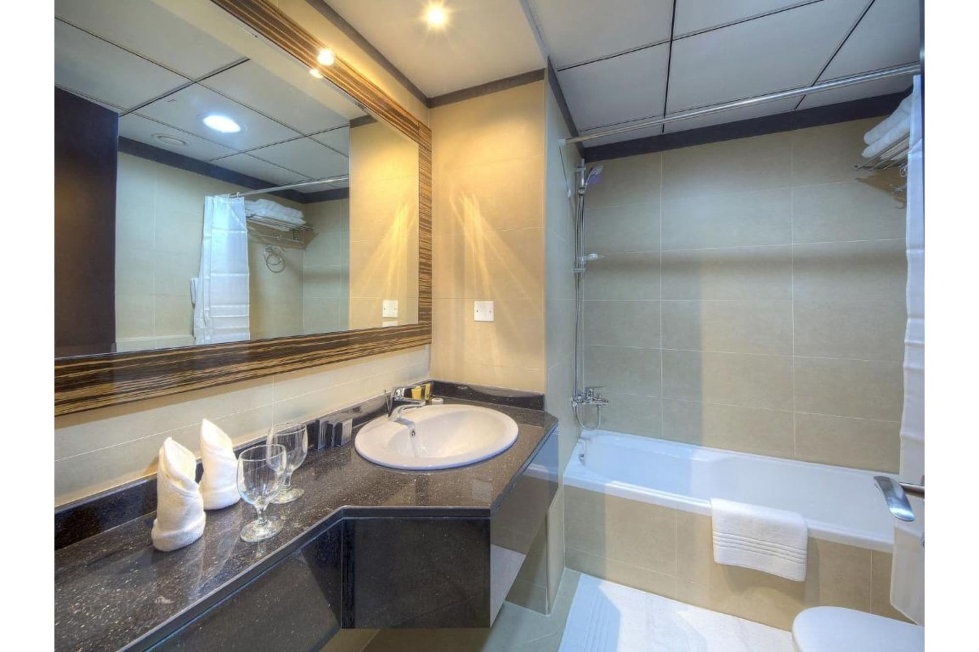 Orchid Vue Hotel, Room