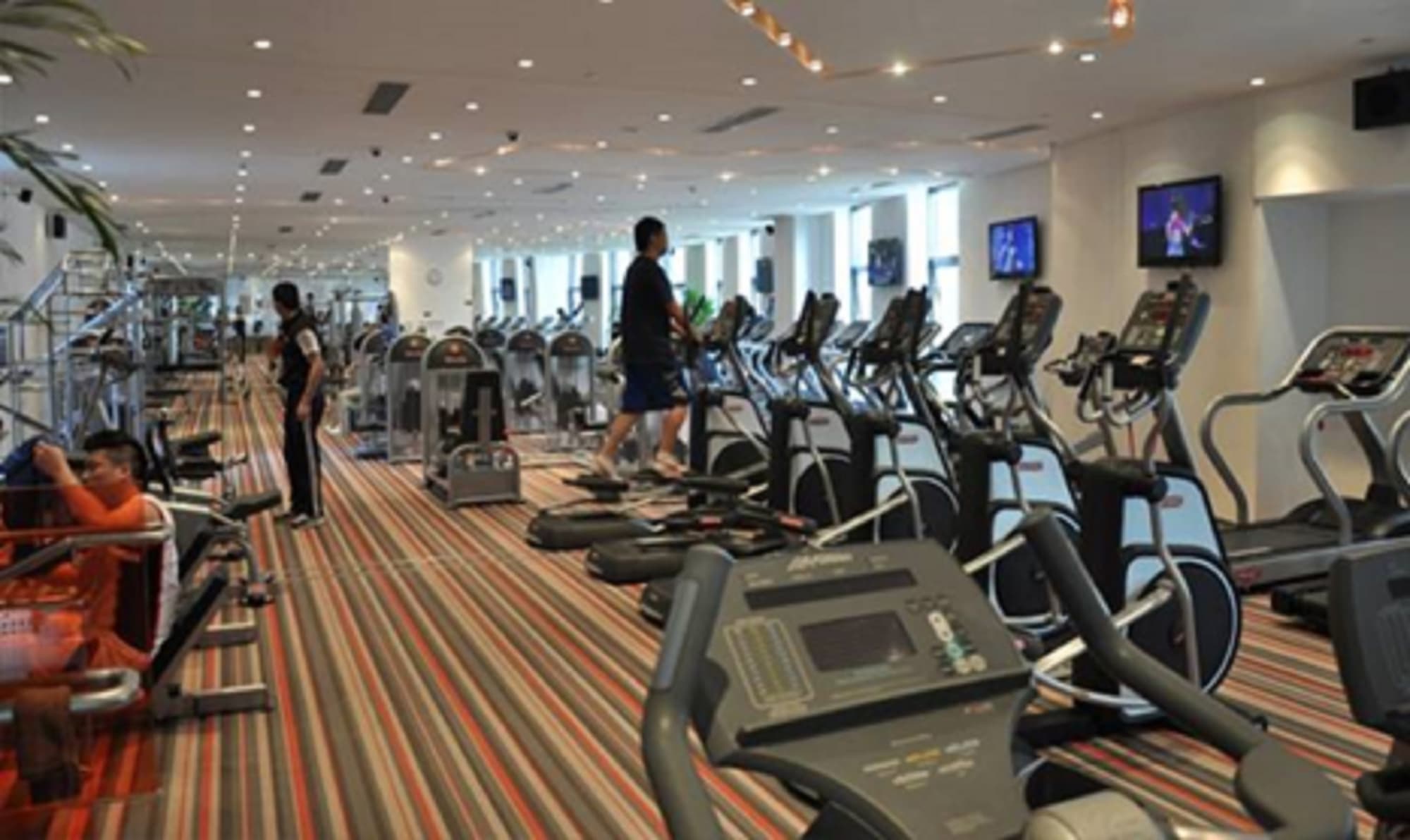 Starr Hotel (Shanghai Jing'an Railway Station), Sports and Entertainment