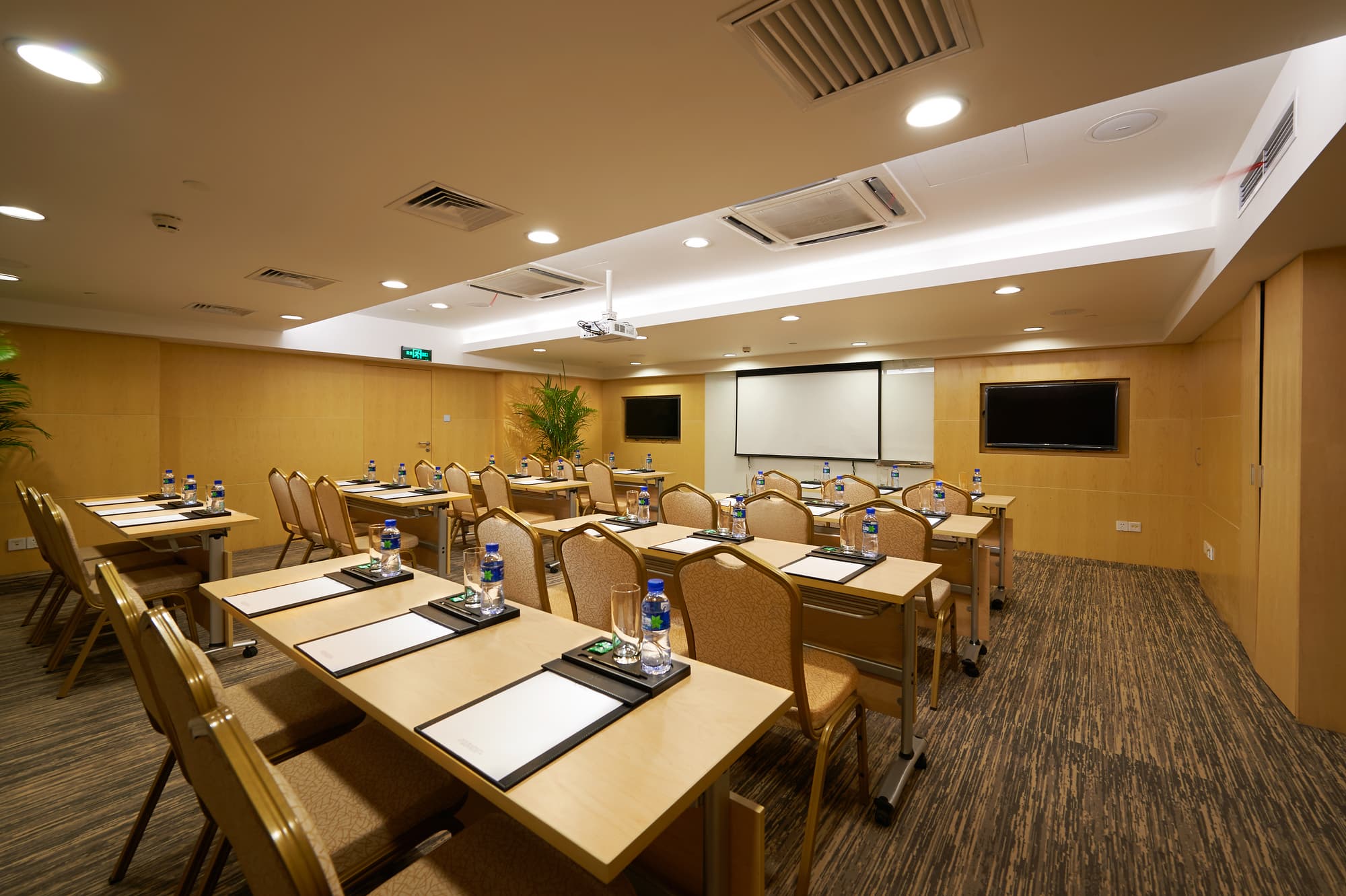 Starr Hotel (Shanghai Jing'an Railway Station), Conferences