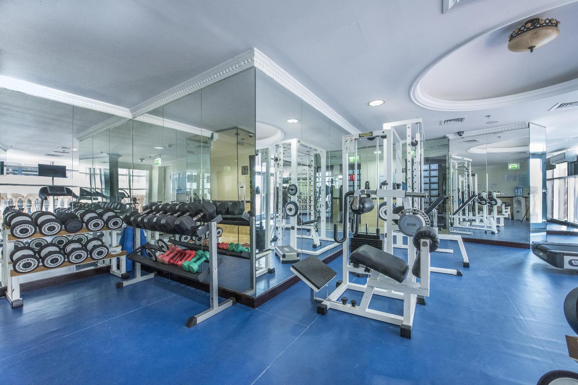 Sunday Mega Hotel Sheikh Zayed Road Near DIFC, Sports and Entertainment