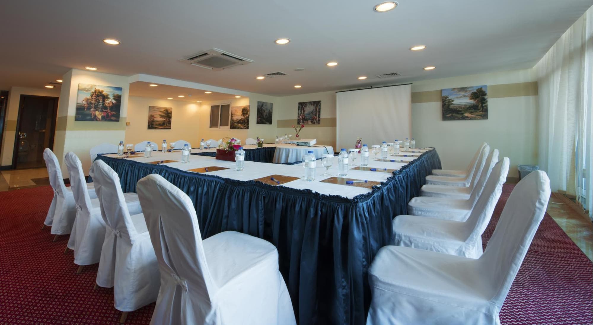 Sunday Mega Hotel Sheikh Zayed Road Near DIFC, Conferences